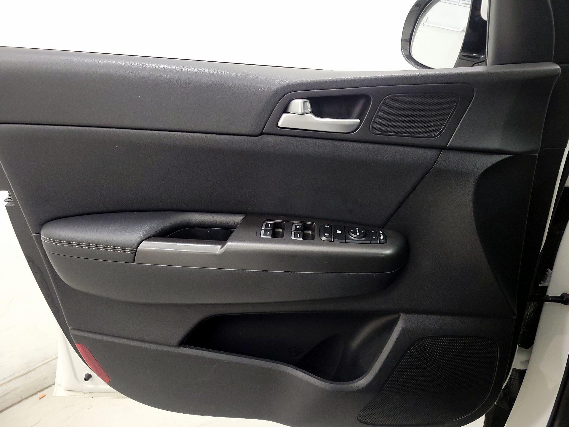 Thumbnail: 2020 Kia Sportage - 12