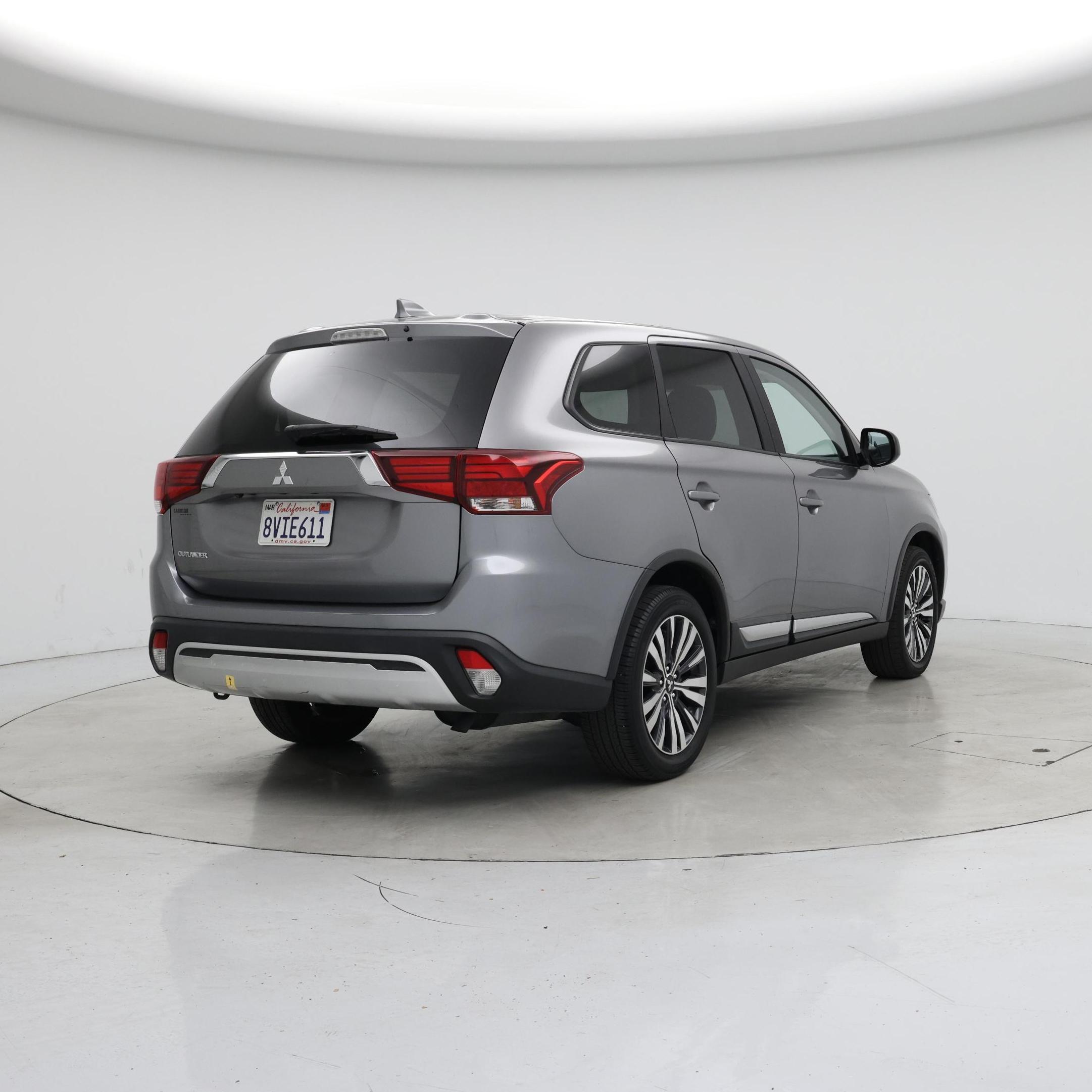 Thumbnail: 2020 Mitsubishi Outlander - 8