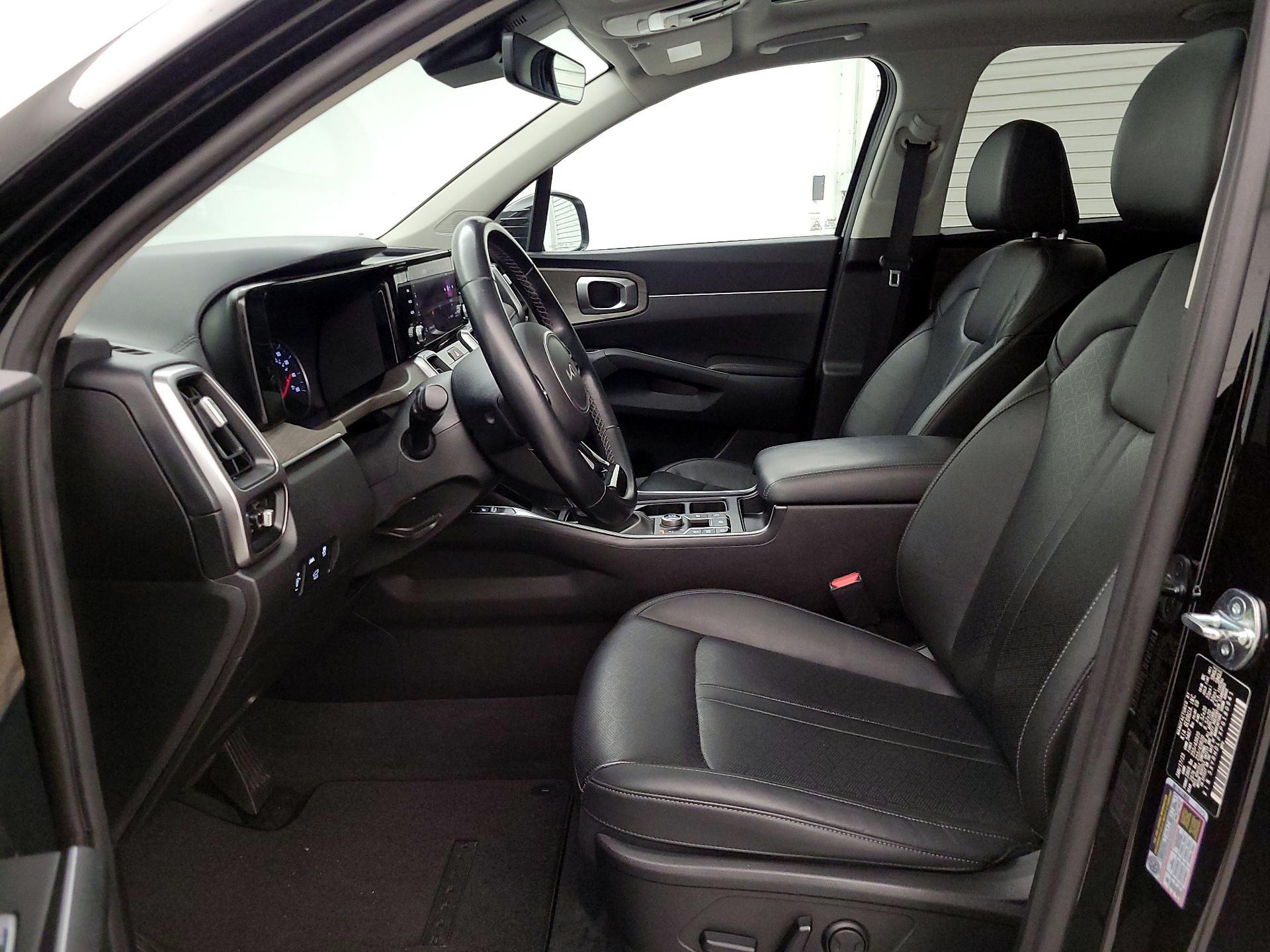 Thumbnail: 2023 Kia Sorento - 11