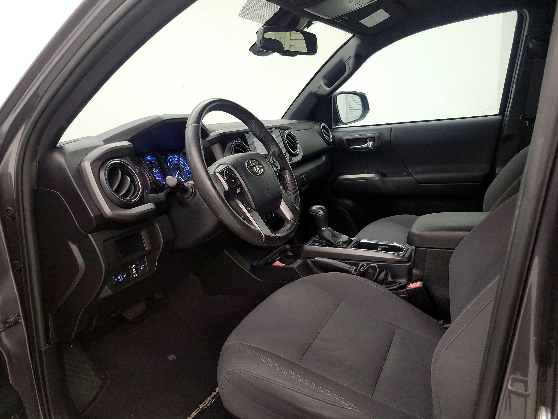 Thumbnail: 2019 Toyota Tacoma - 11