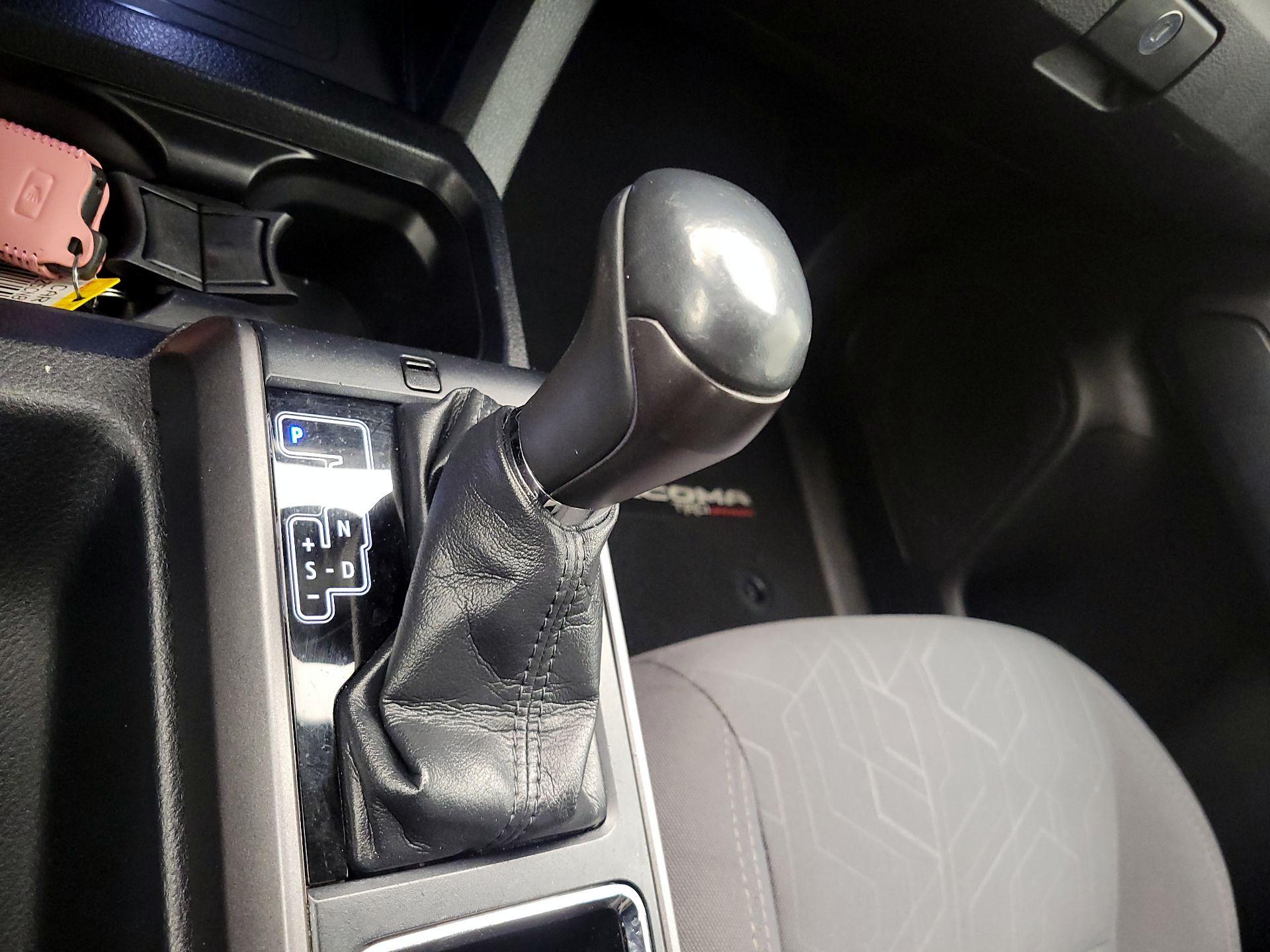 Thumbnail: 2019 Toyota Tacoma - 17
