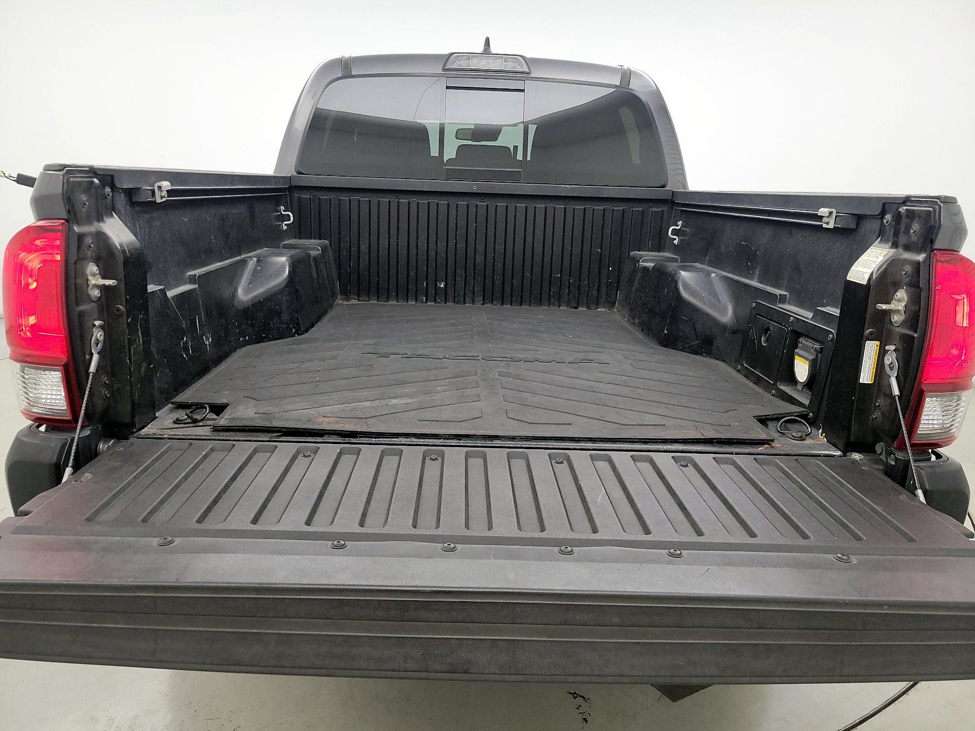 Thumbnail: 2019 Toyota Tacoma - 20