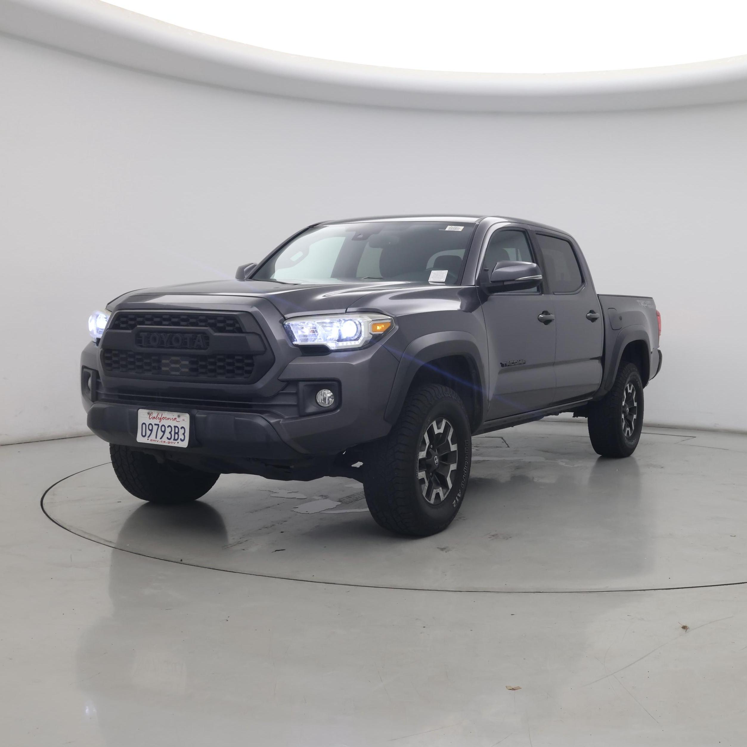 Thumbnail: 2019 Toyota Tacoma - 4