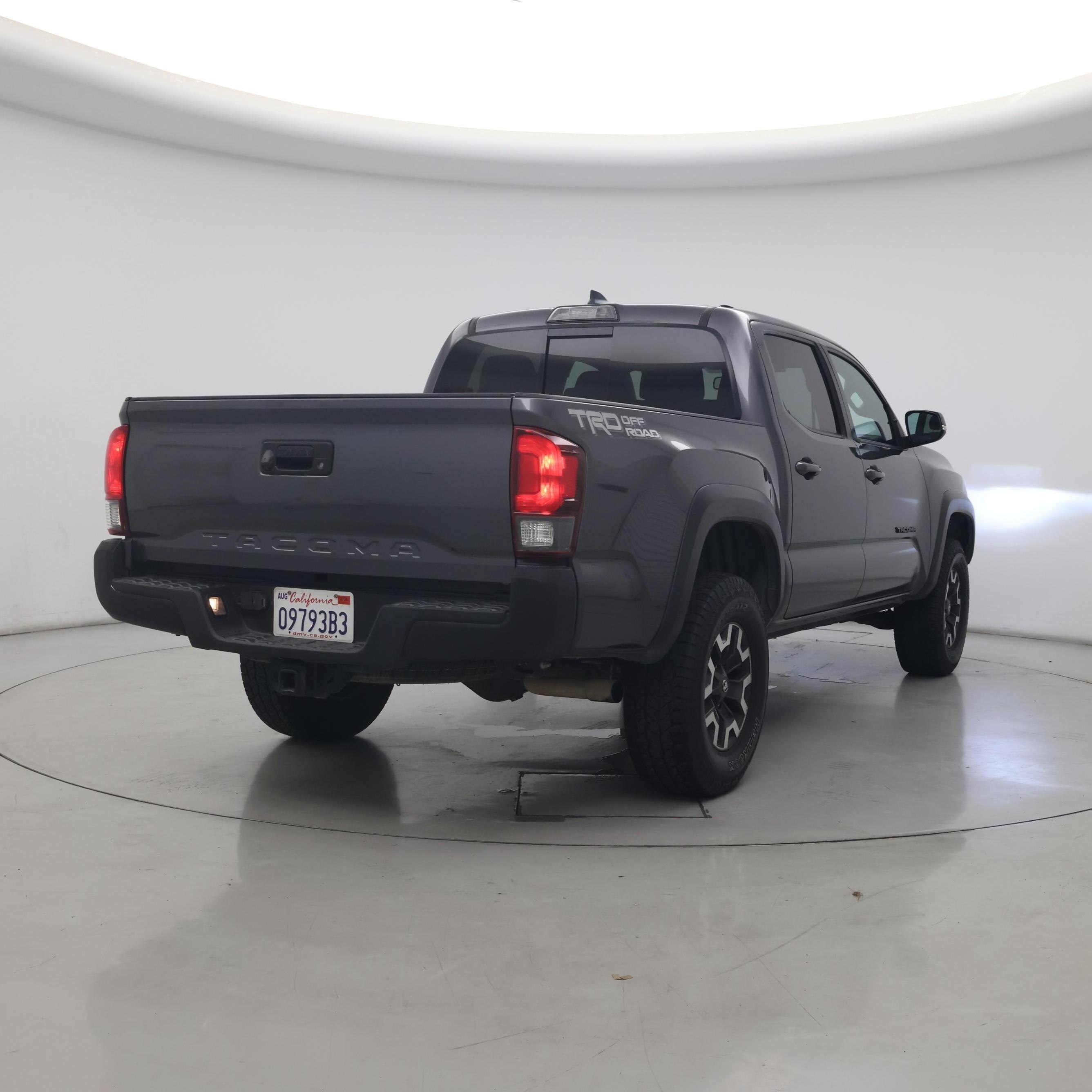 Thumbnail: 2019 Toyota Tacoma - 8