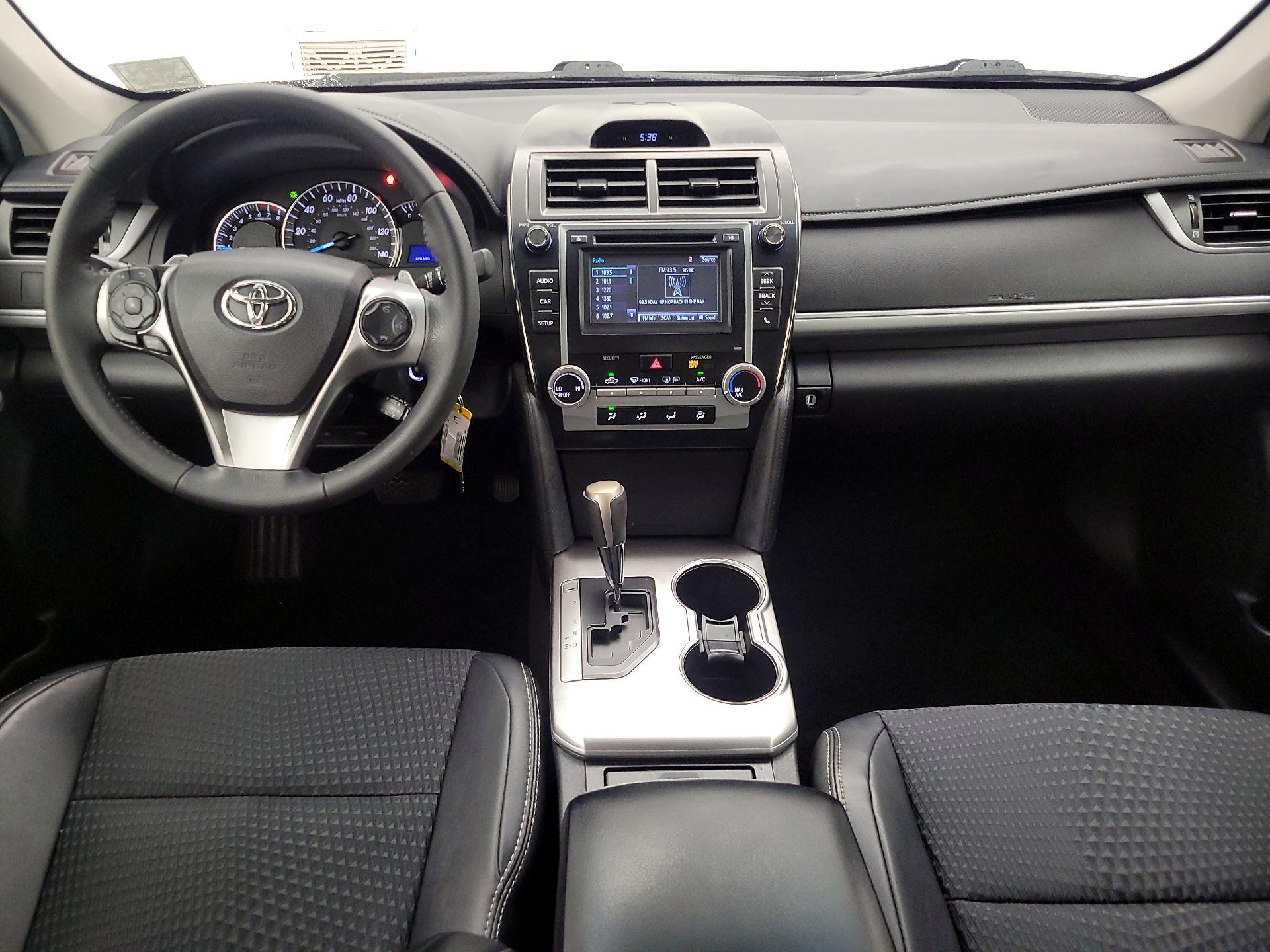Thumbnail: 2014 Toyota Camry - 9