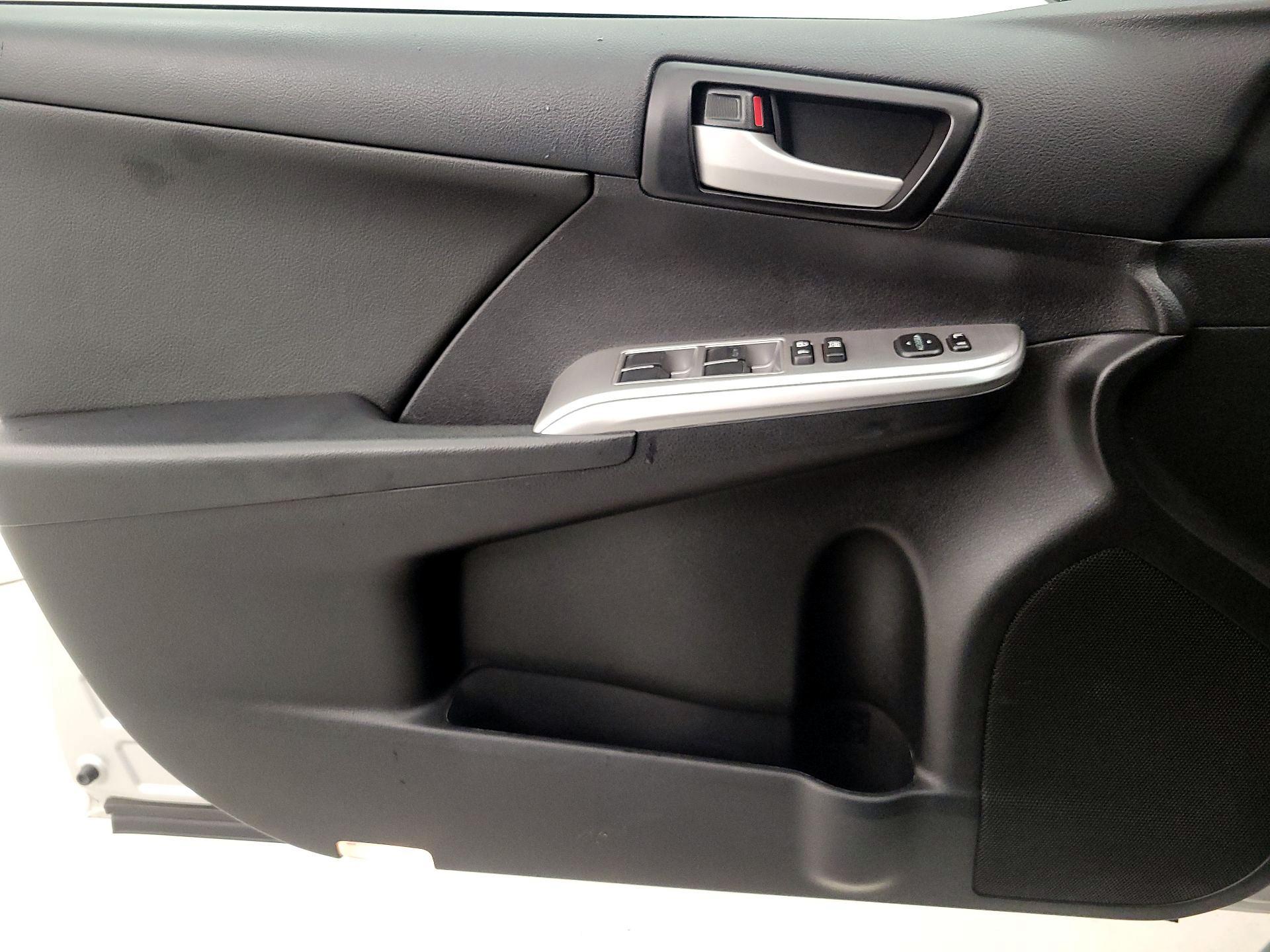 Thumbnail: 2014 Toyota Camry - 12