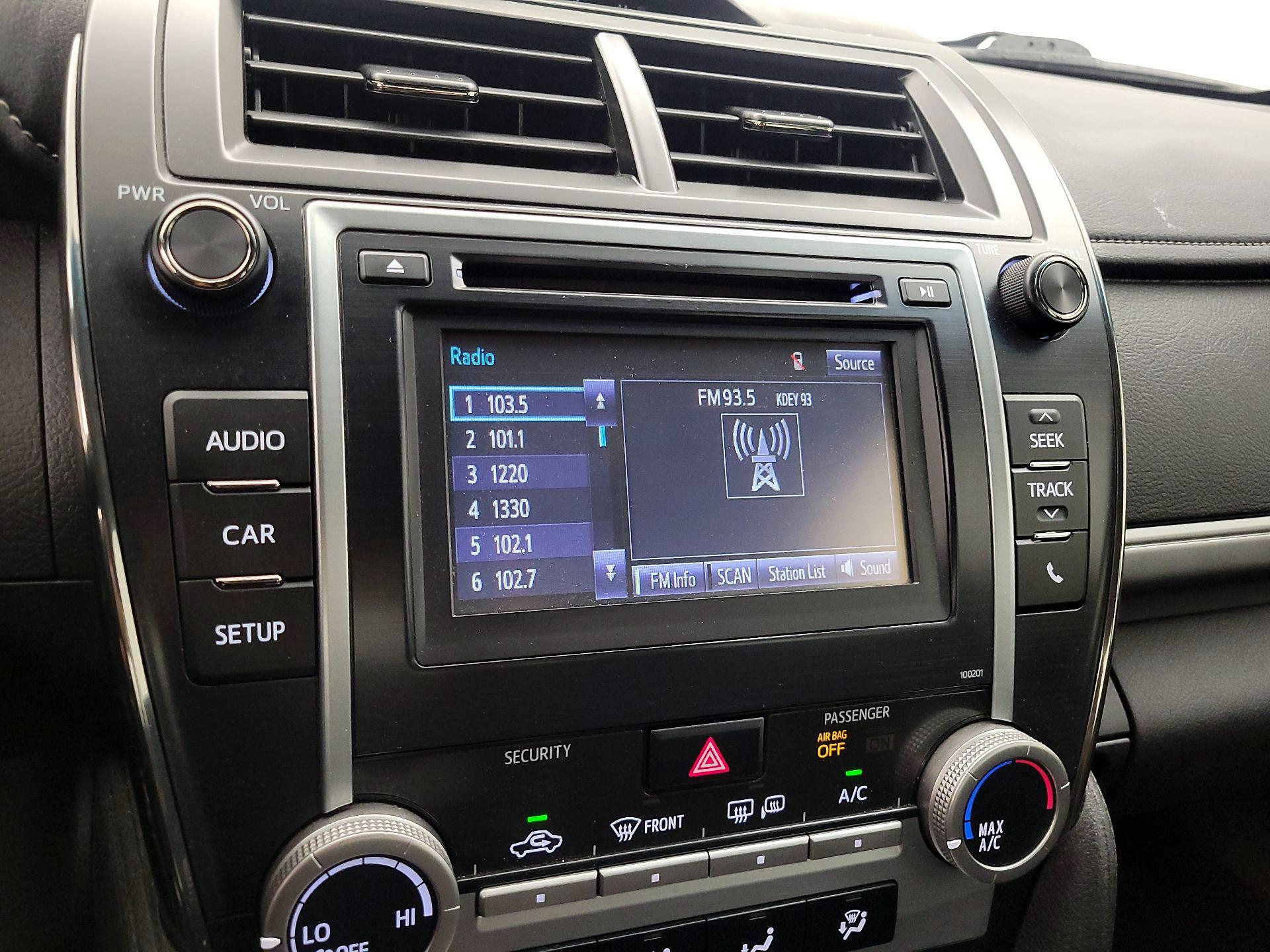 Thumbnail: 2014 Toyota Camry - 15