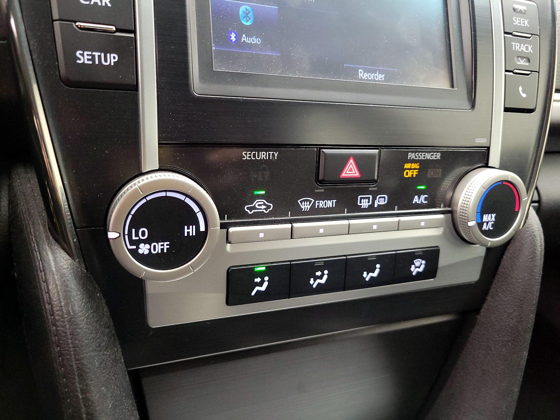 Thumbnail: 2014 Toyota Camry - 16