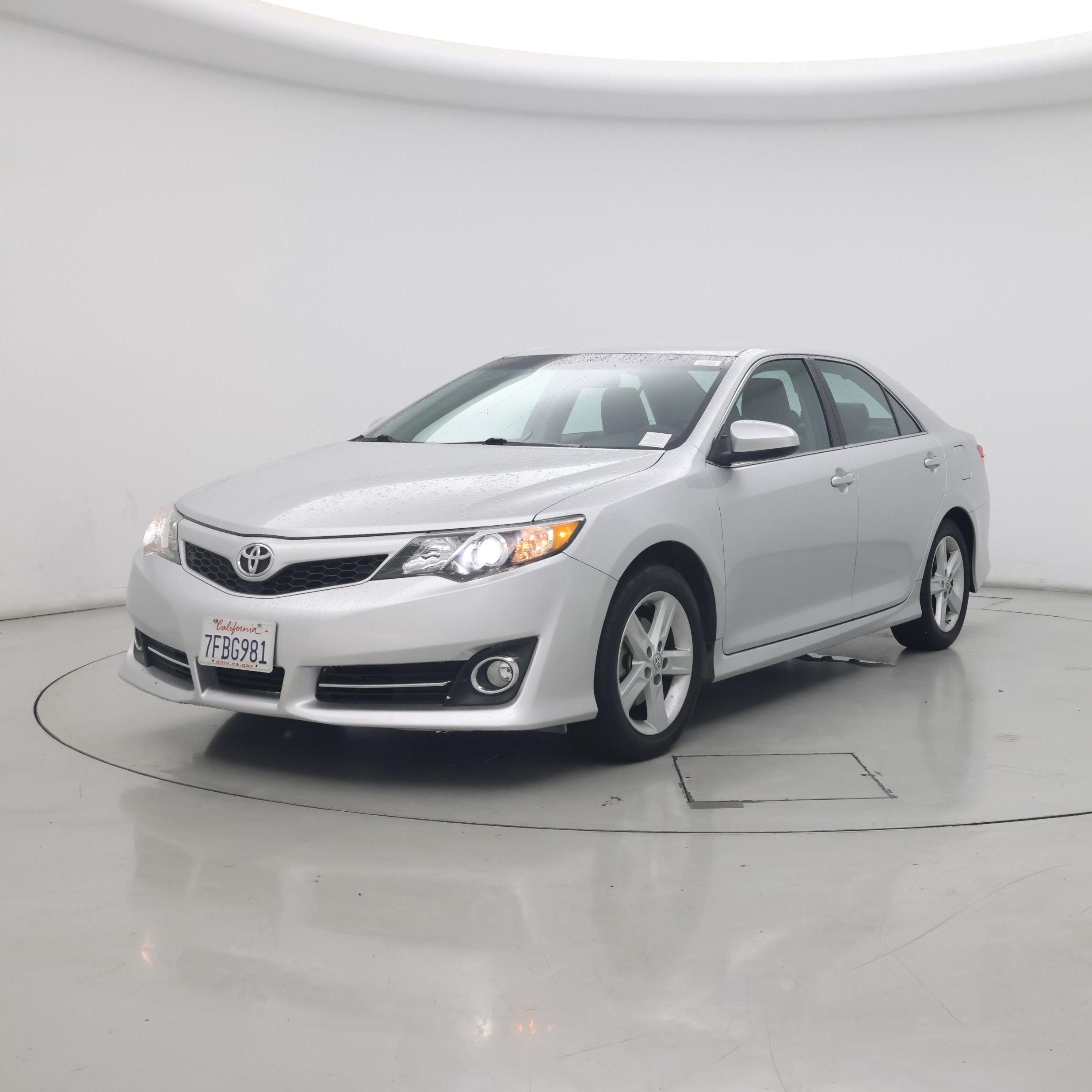 Thumbnail: 2014 Toyota Camry - 4