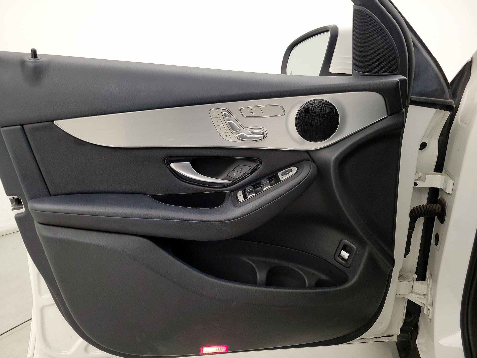 Thumbnail: 2019 Mercedes-Benz GLC - 12