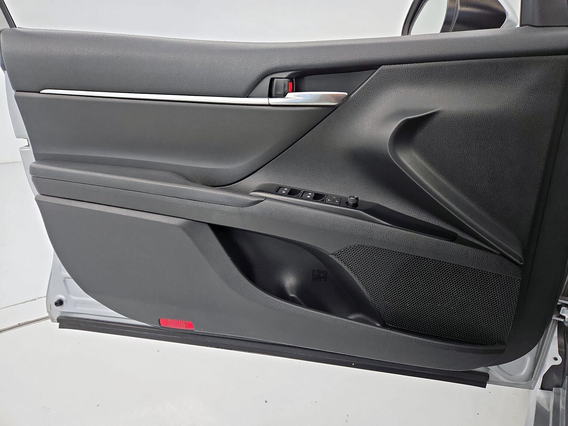 Thumbnail: 2020 Toyota Camry - 12