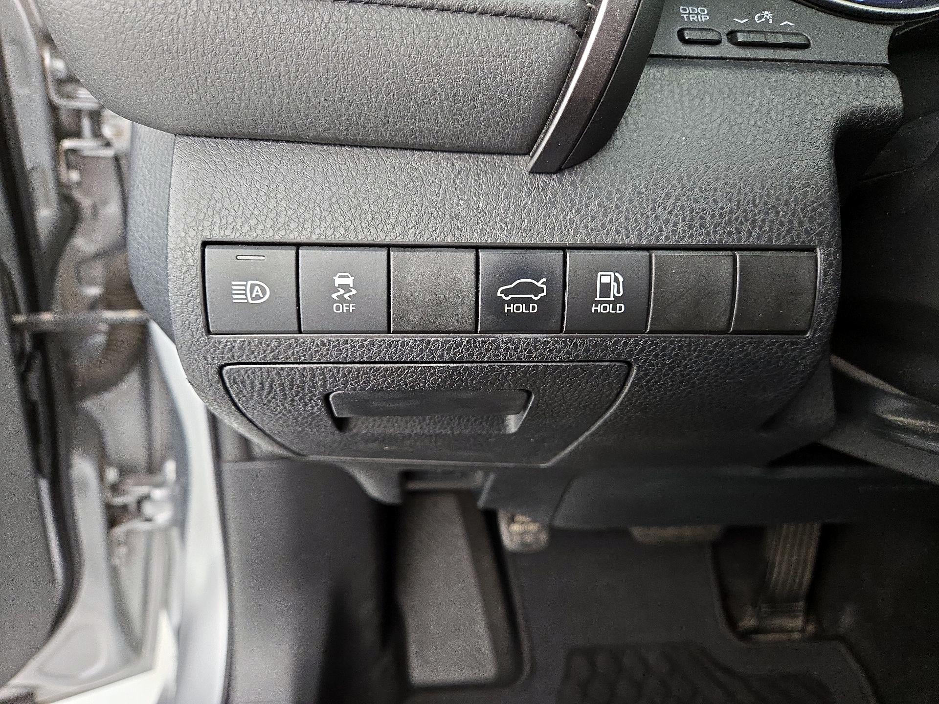 Thumbnail: 2020 Toyota Camry - 13