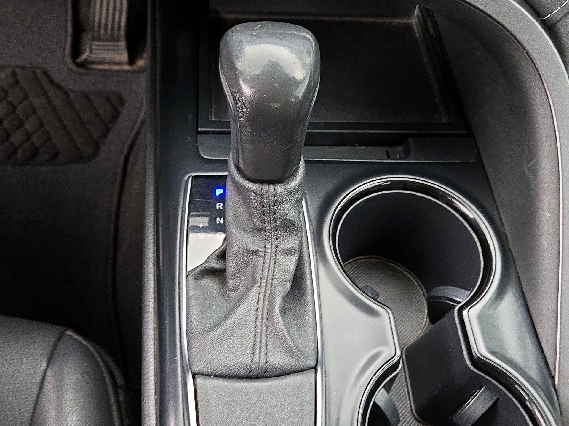 Thumbnail: 2020 Toyota Camry - 17