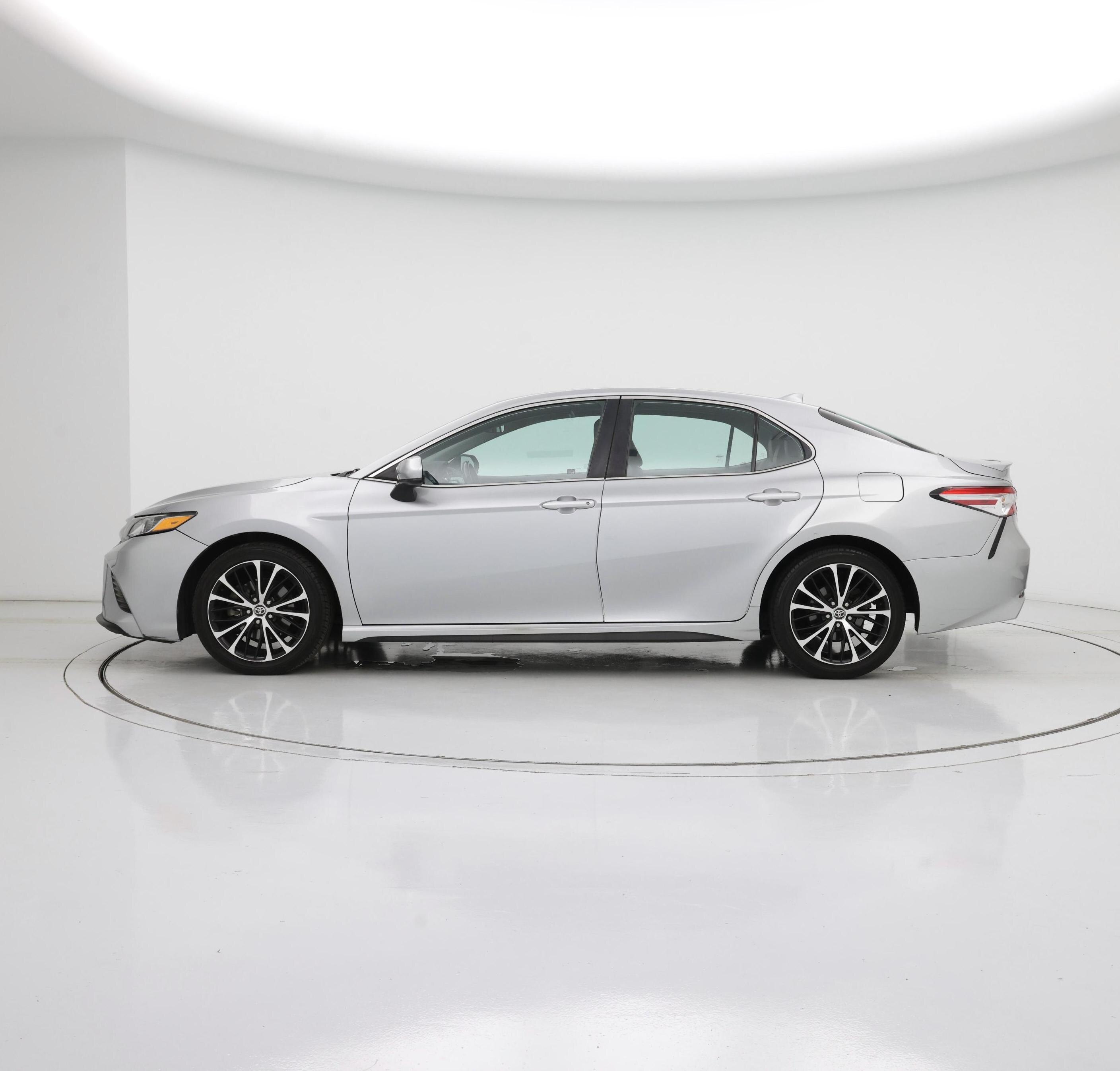 Thumbnail: 2020 Toyota Camry - 3