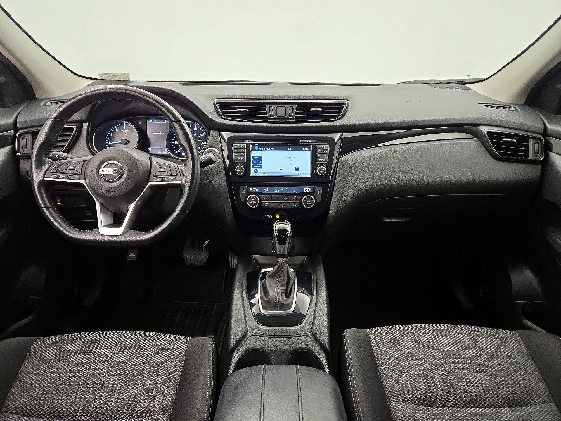 Thumbnail: 2017 Nissan Rogue Sport - 9