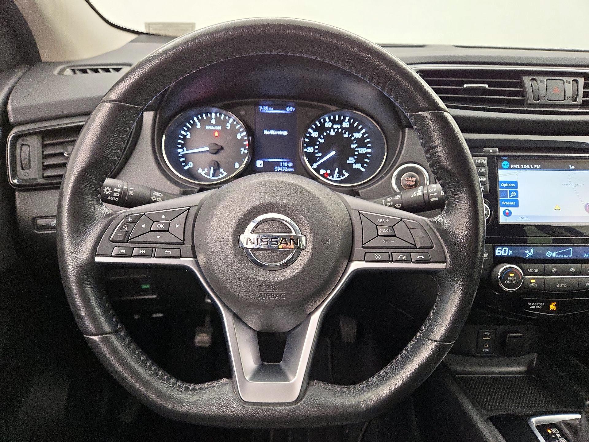 Thumbnail: 2017 Nissan Rogue Sport - 10