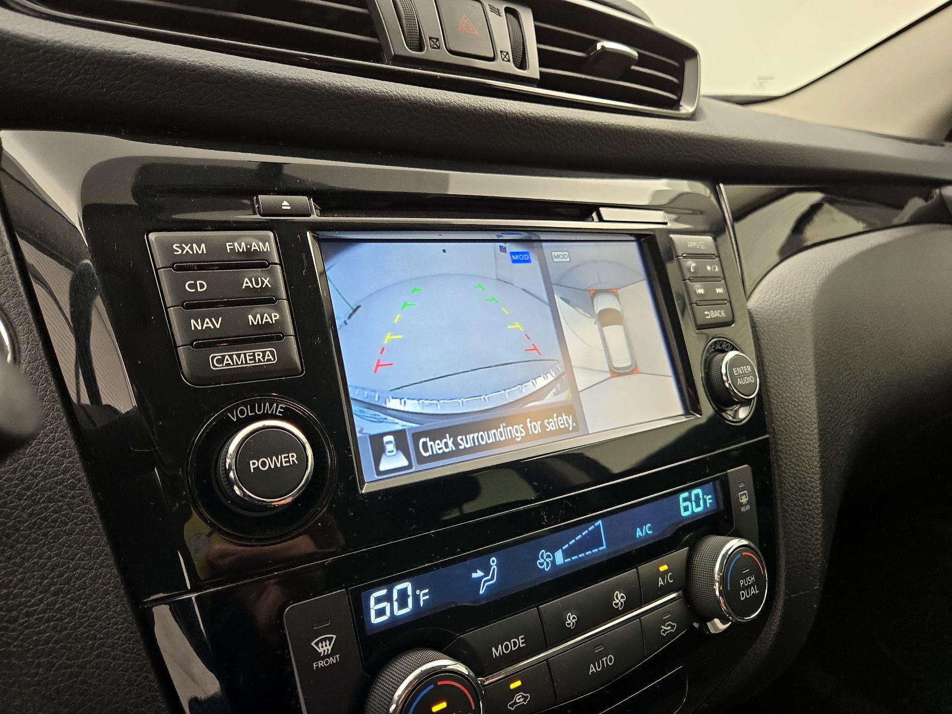 Thumbnail: 2017 Nissan Rogue Sport - 15