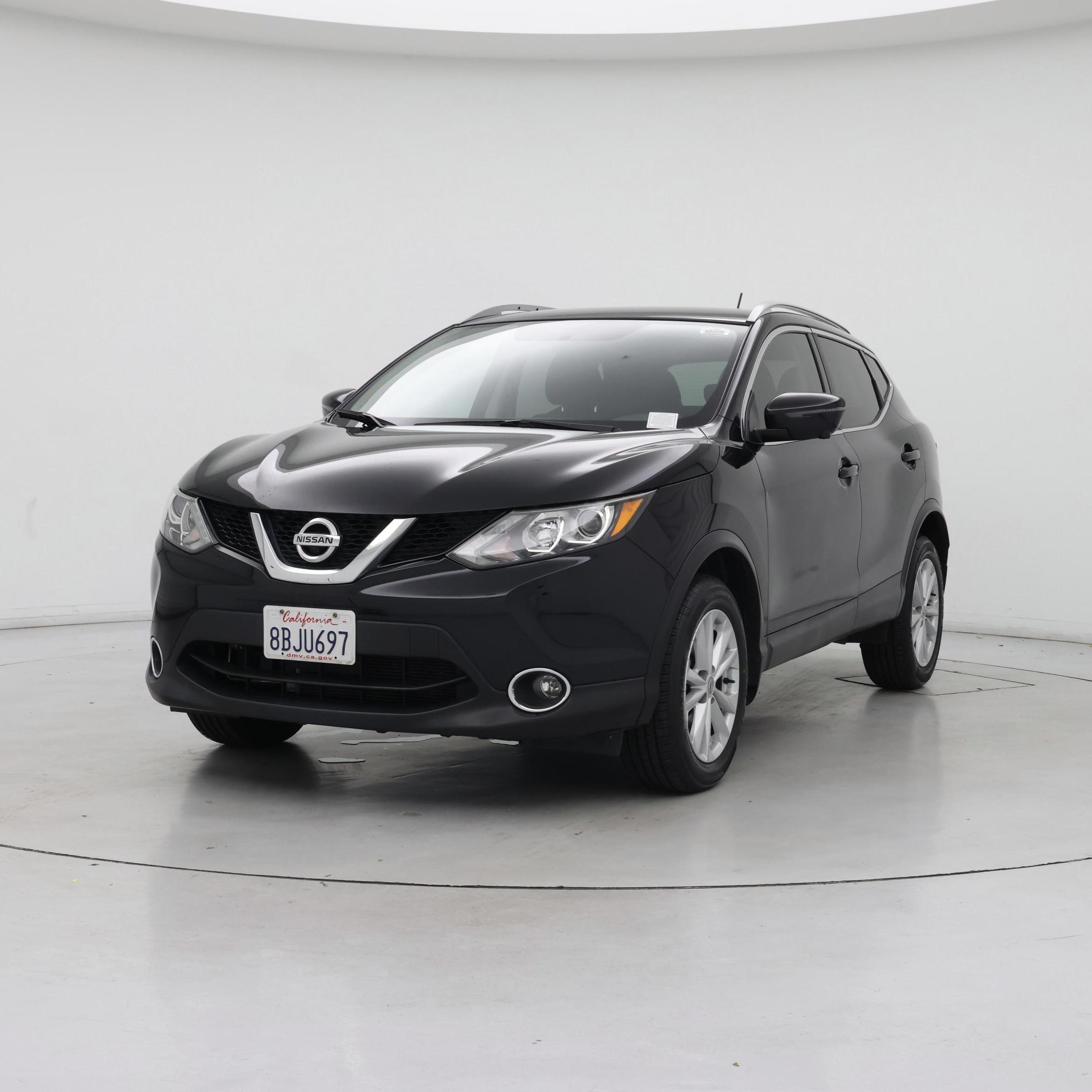 Thumbnail: 2017 Nissan Rogue Sport - 4