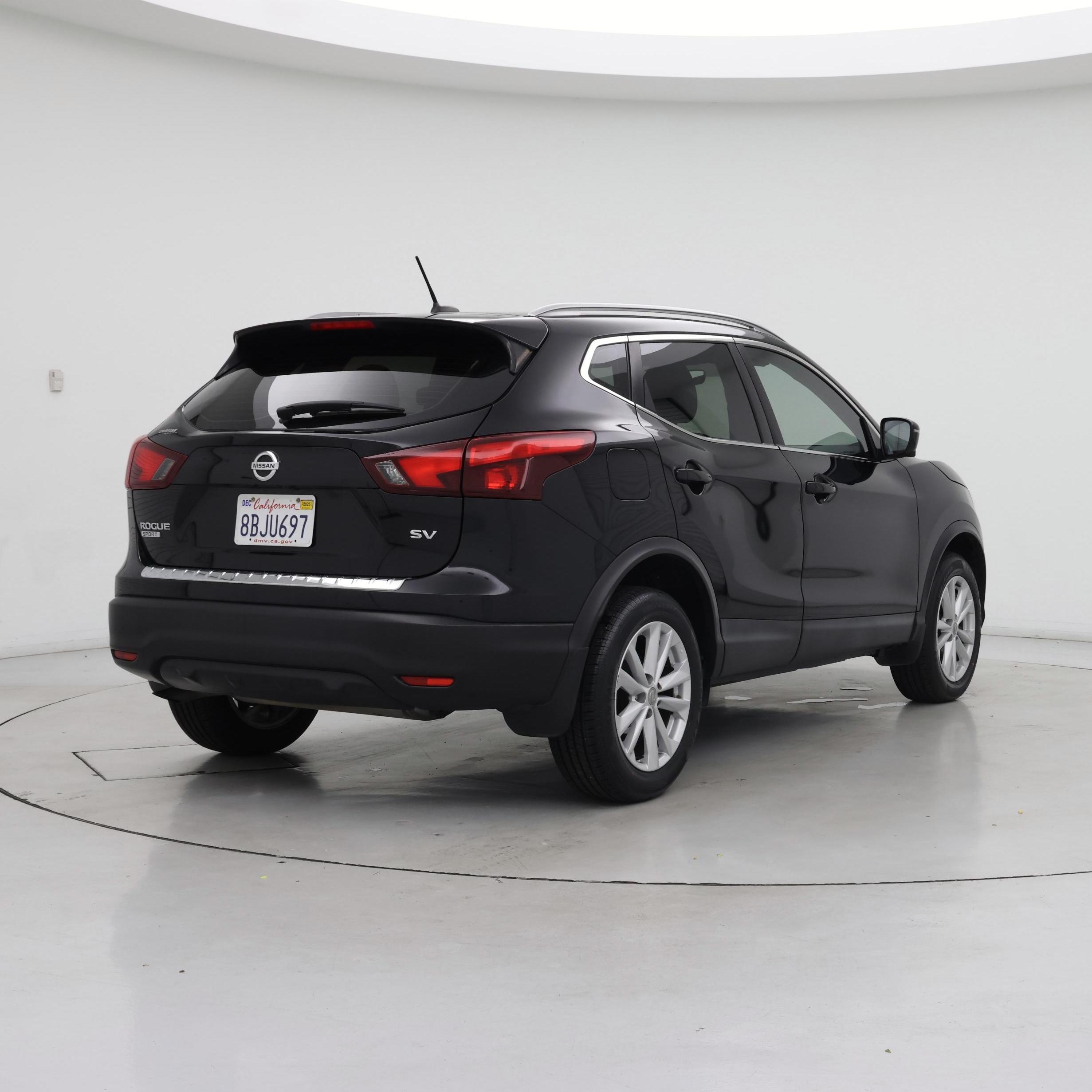 Thumbnail: 2017 Nissan Rogue Sport - 8