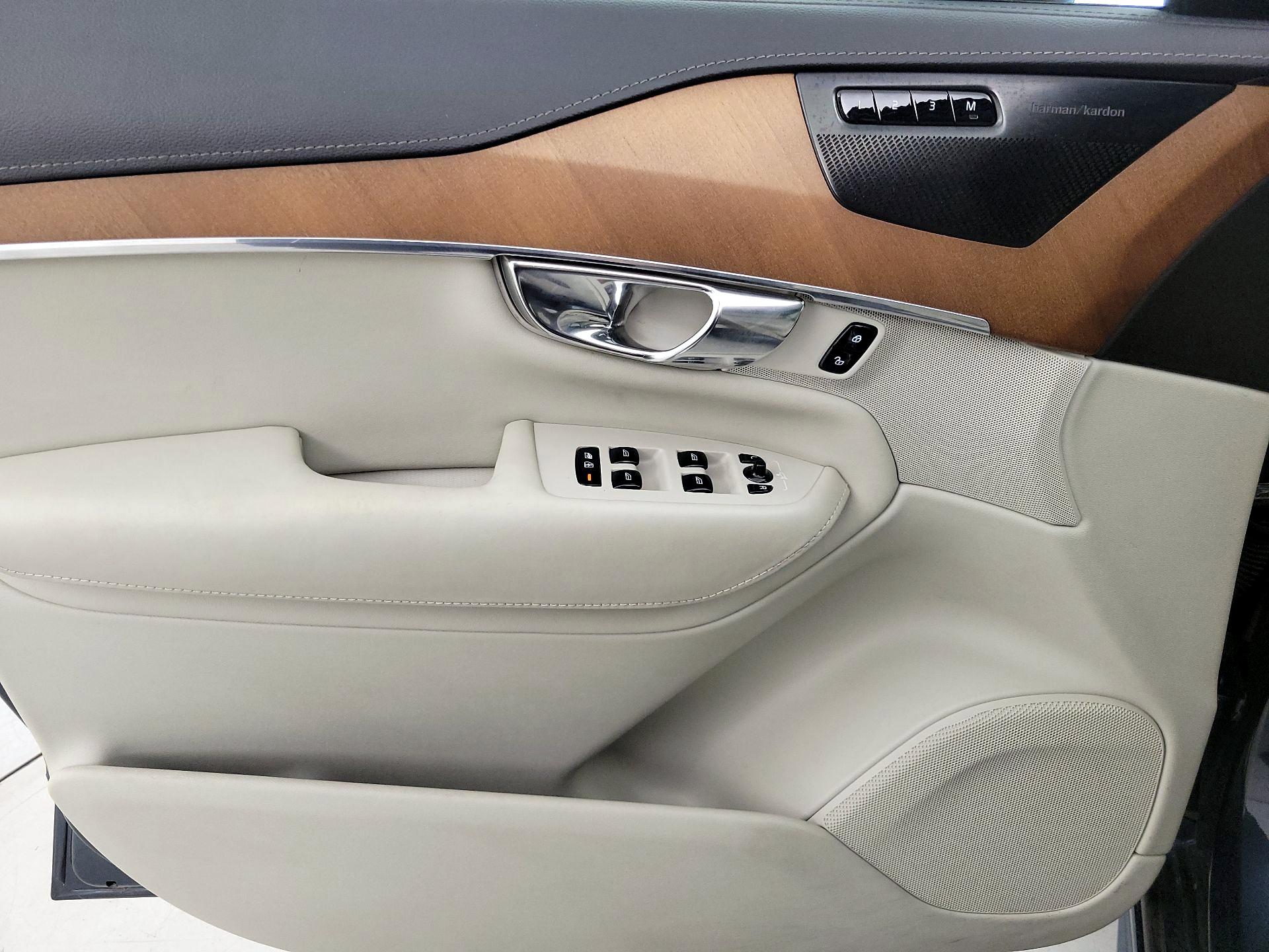 Thumbnail: 2020 Volvo XC90 - 12