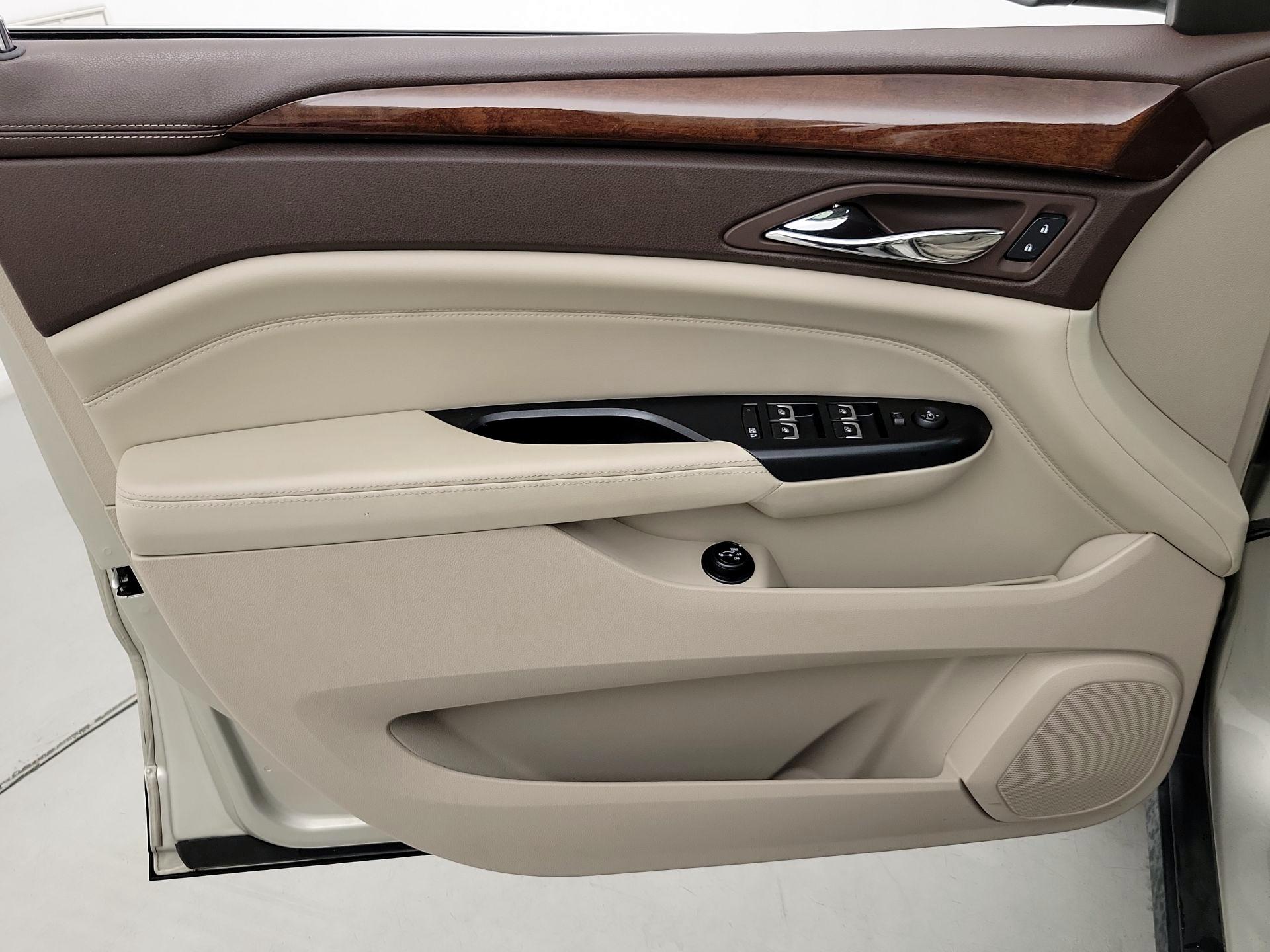 Thumbnail: 2015 Cadillac SRX - 12
