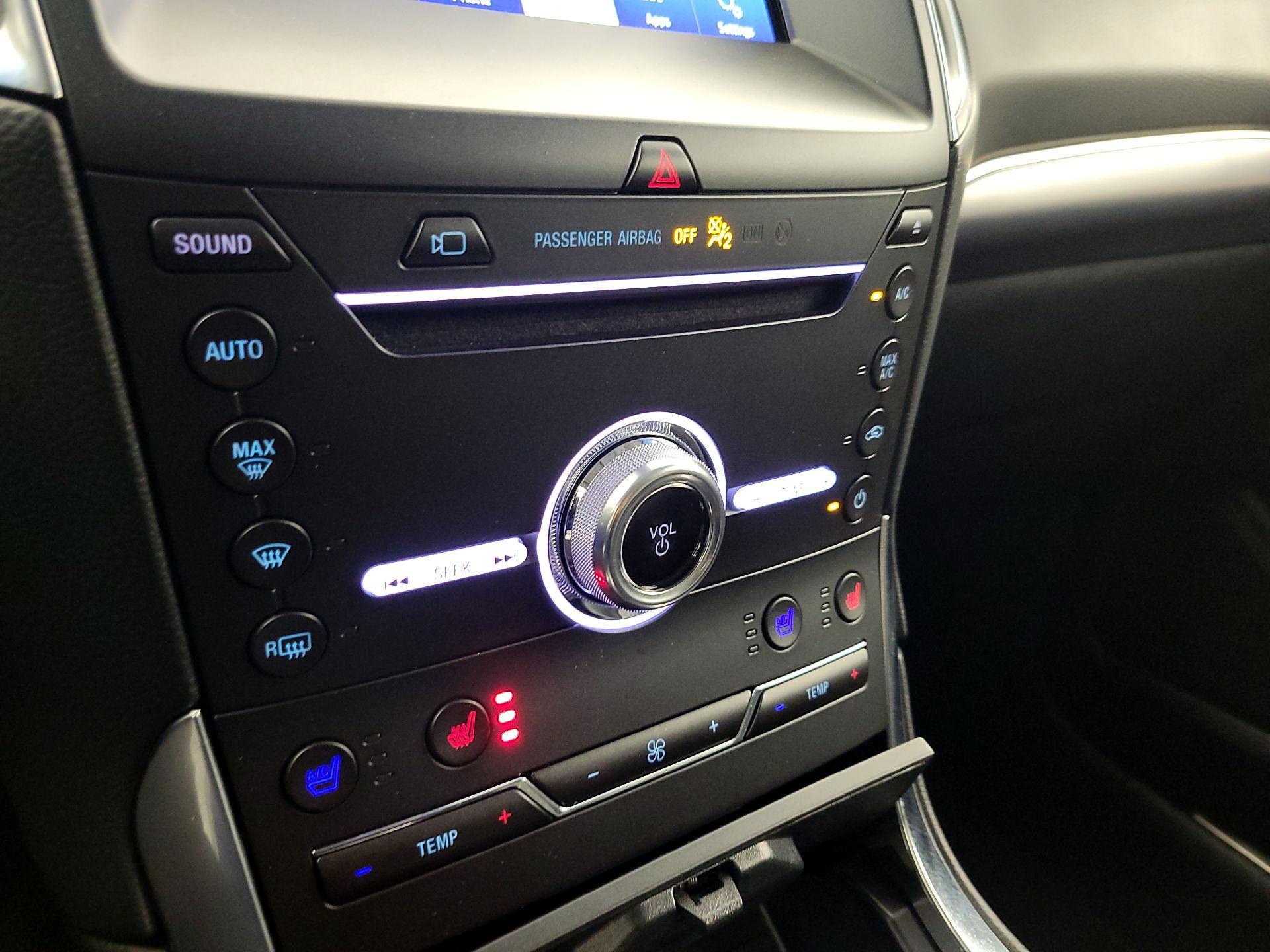 Thumbnail: 2019 Ford Edge - 17