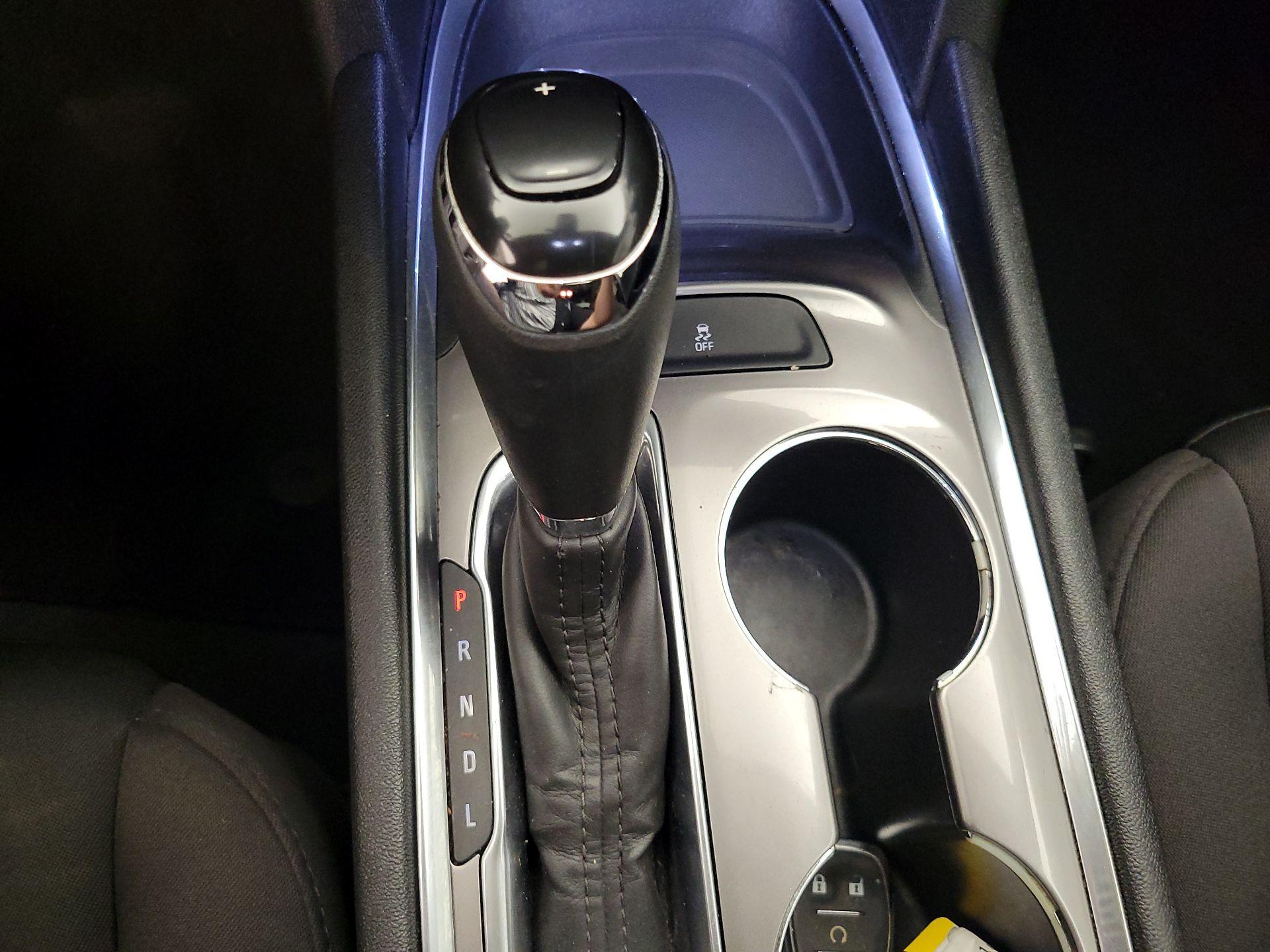 Thumbnail: 2019 Chevrolet Malibu - 16
