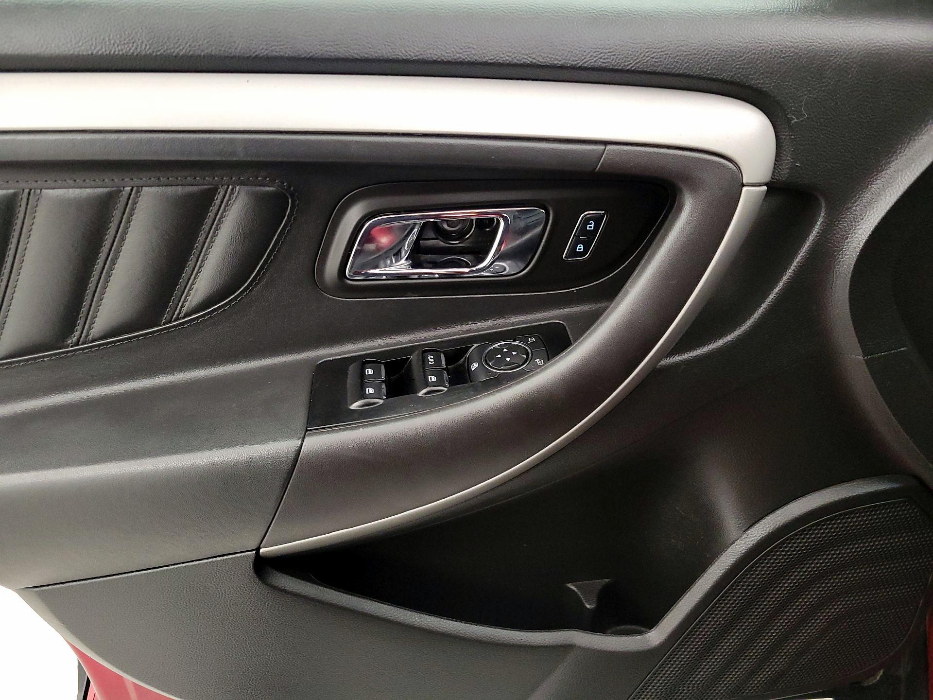 Thumbnail: 2016 Ford Taurus - 12