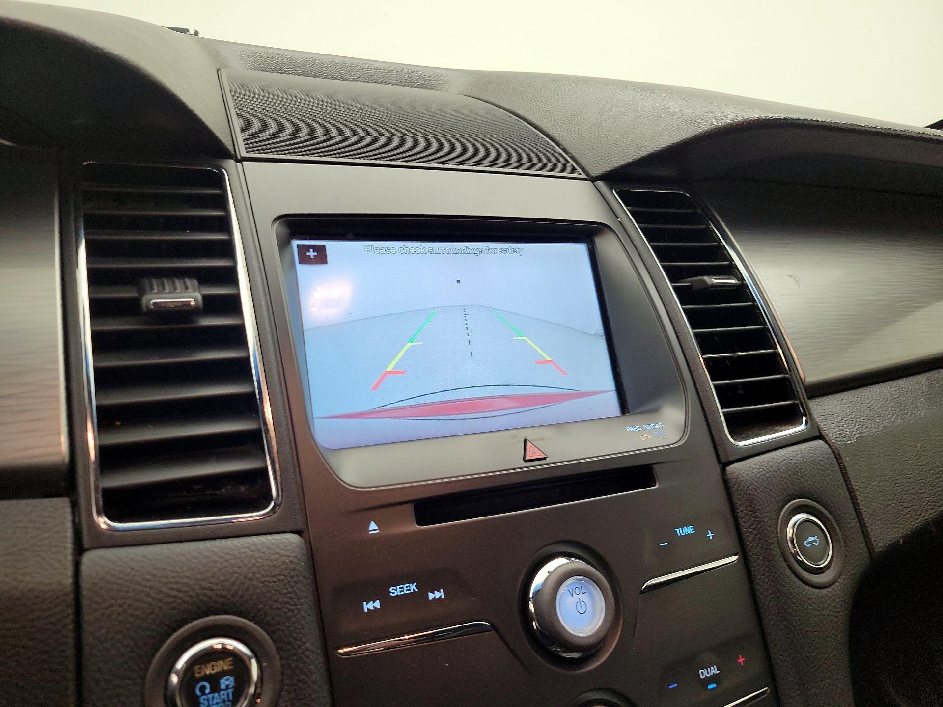 Thumbnail: 2016 Ford Taurus - 14