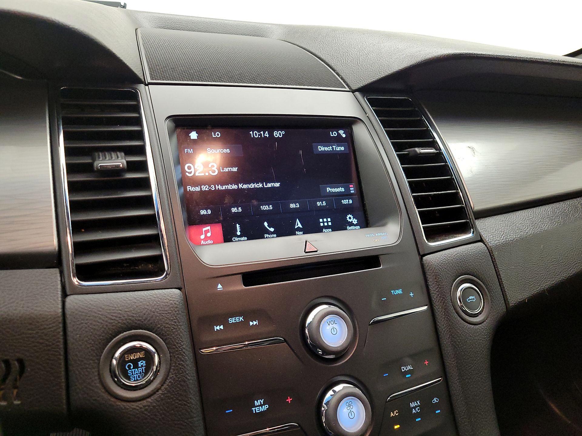 Thumbnail: 2016 Ford Taurus - 15