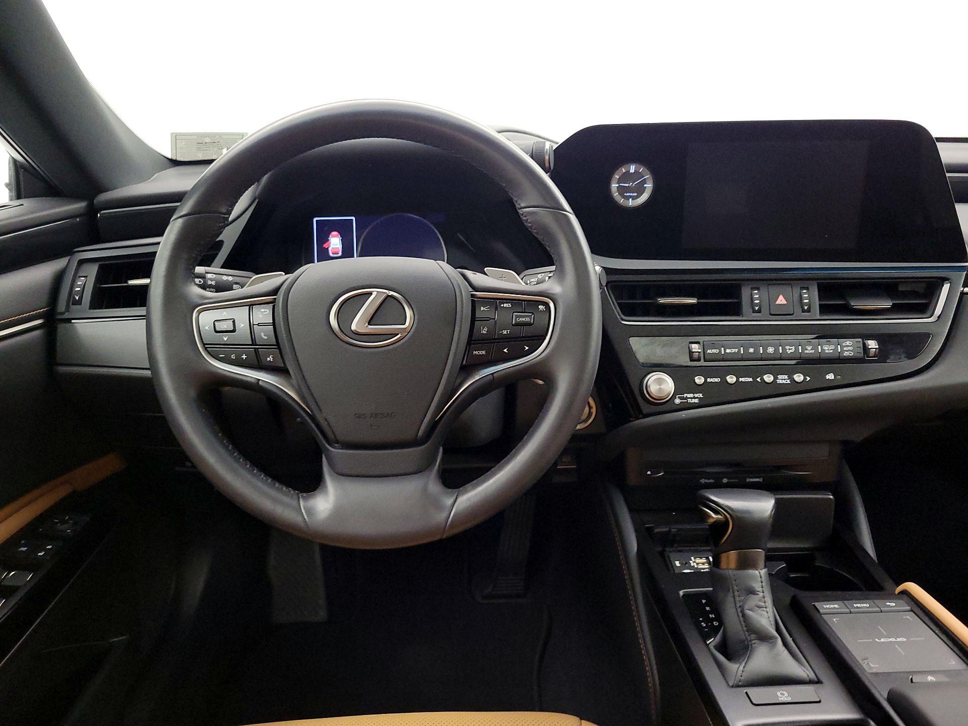 Thumbnail: 2022 Lexus ES - 10