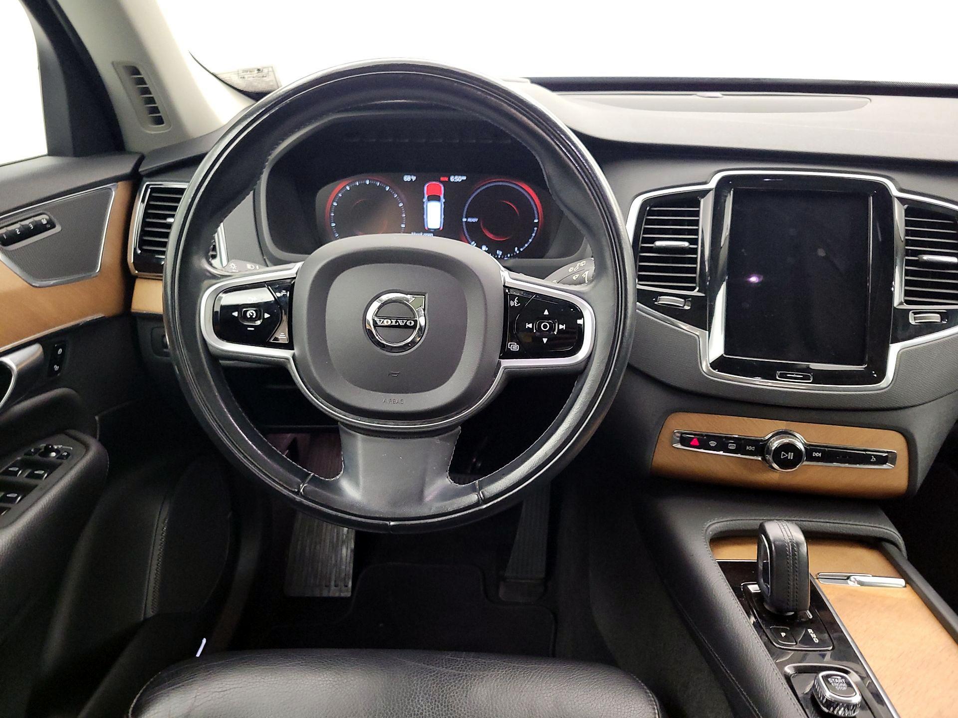 Thumbnail: 2021 Volvo XC90 - 10