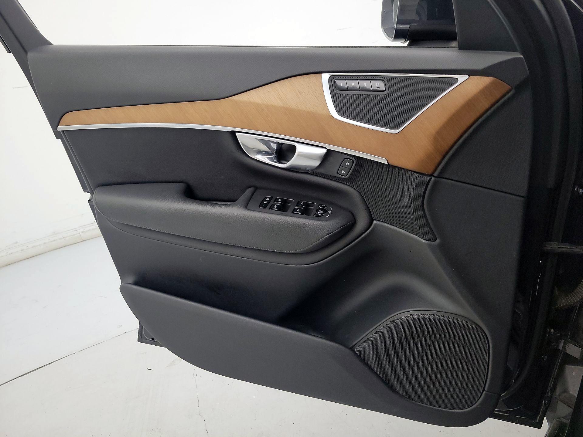 Thumbnail: 2021 Volvo XC90 - 12