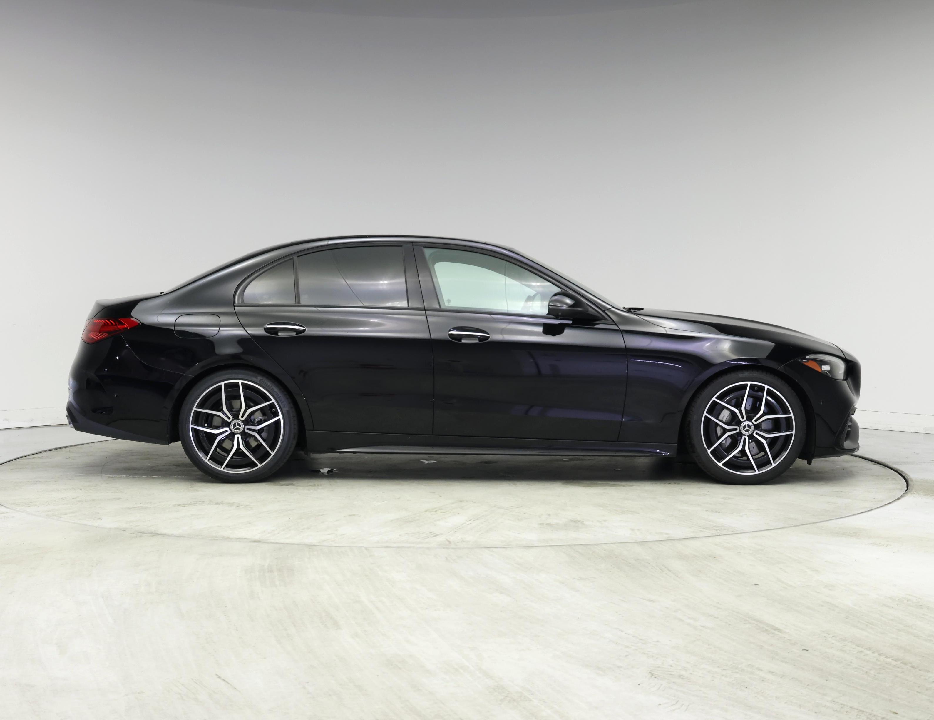 Thumbnail: 2022 Mercedes-Benz C-Class - 7