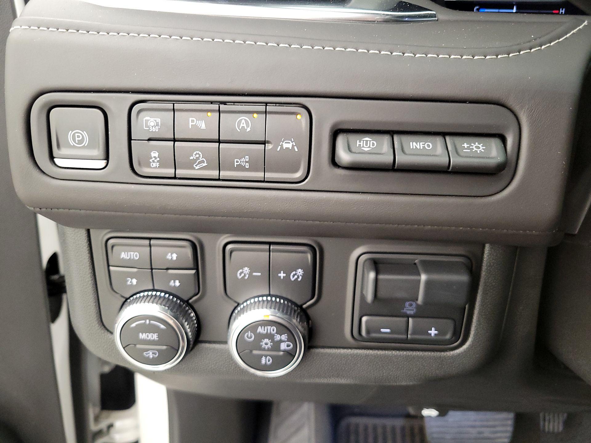 Thumbnail: 2024 GMC Yukon XL - 13