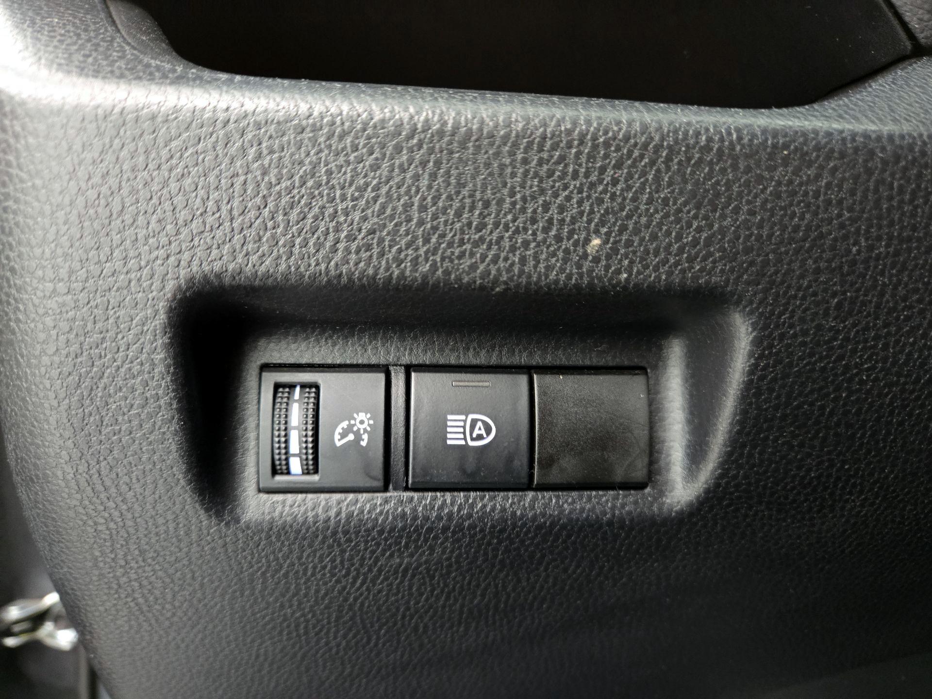 Thumbnail: 2021 Toyota RAV4 - 13