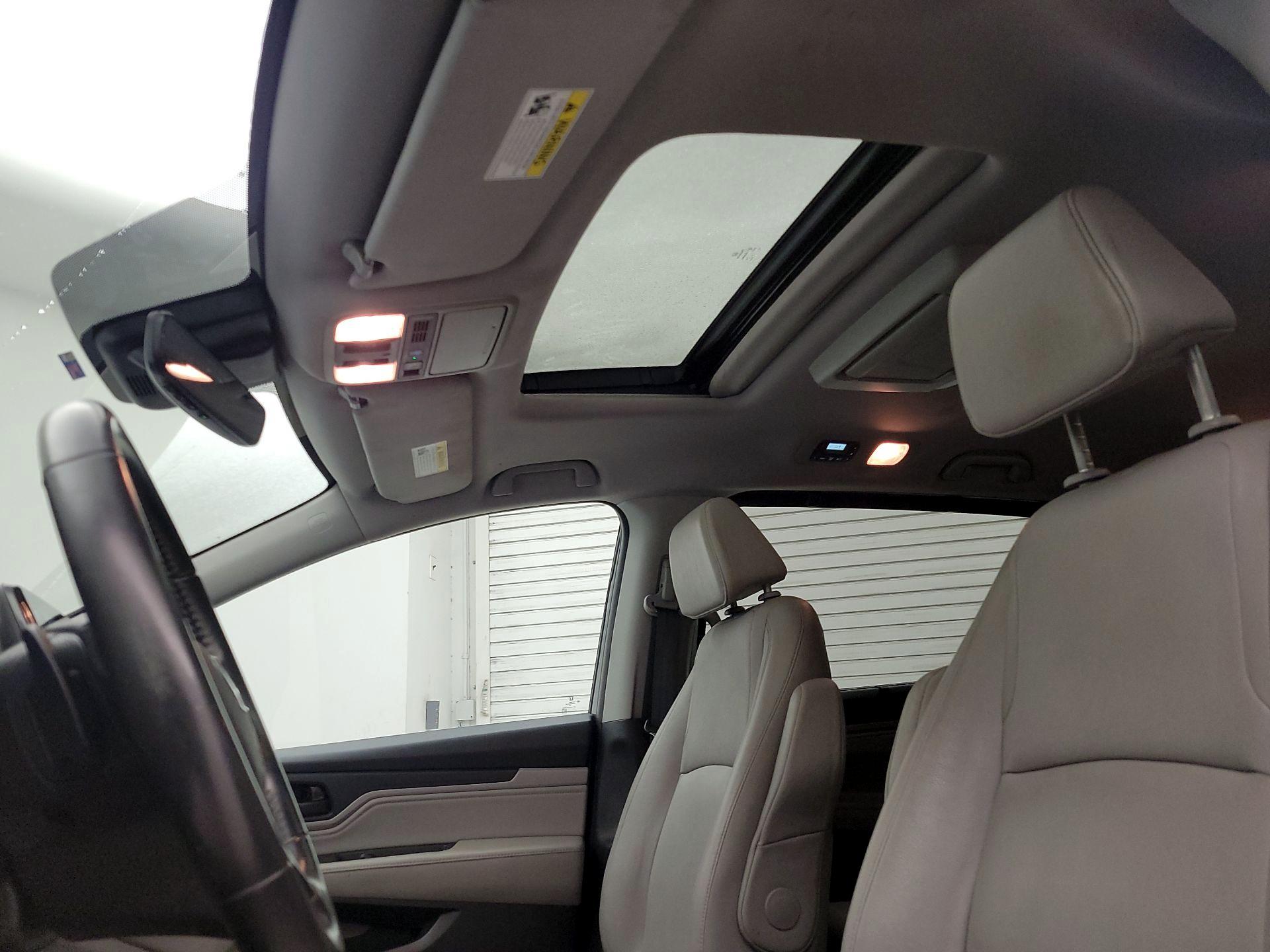 Thumbnail: 2018 Honda Odyssey - 19