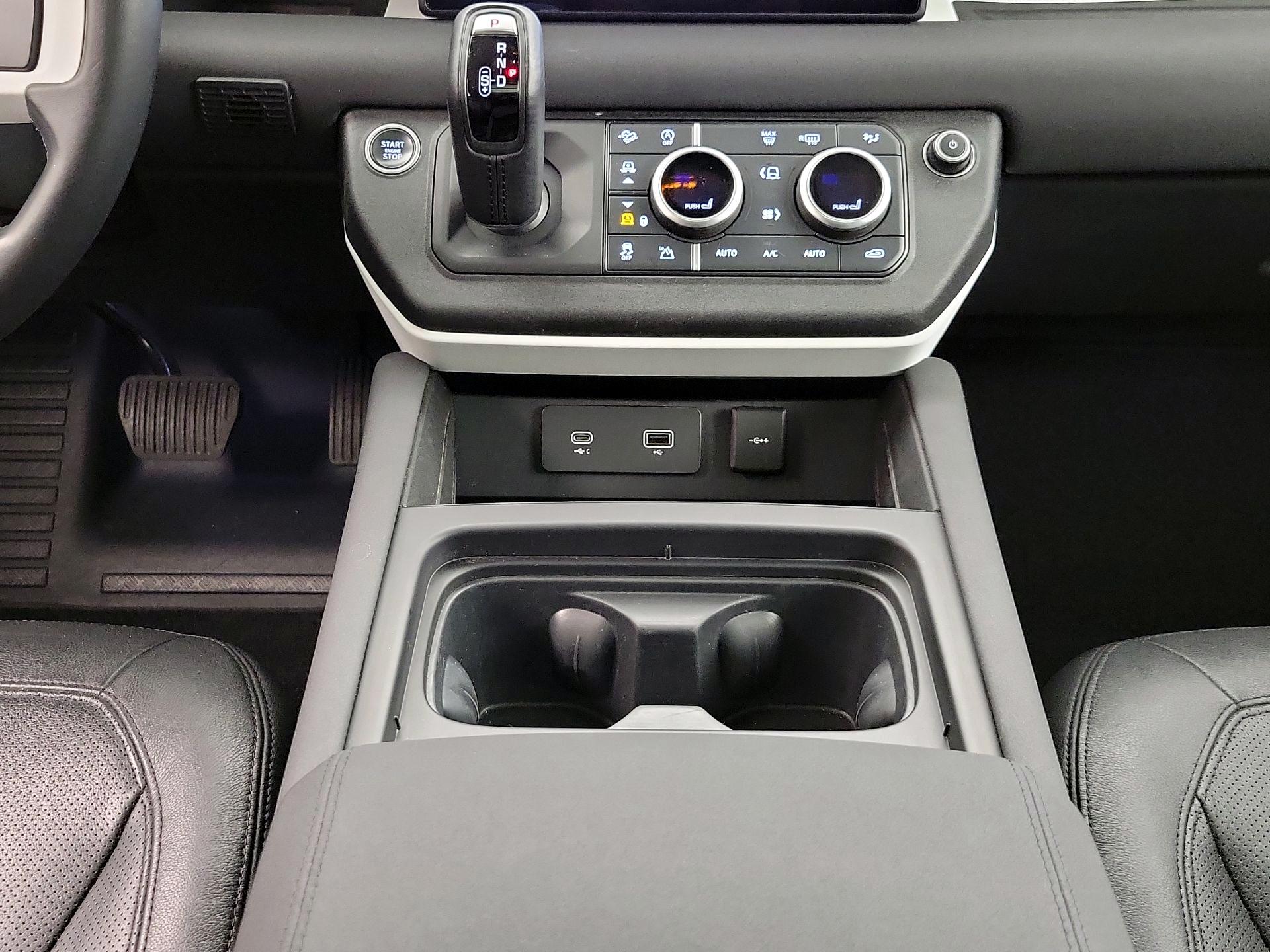 Thumbnail: 2023 Land Rover Defender - 18