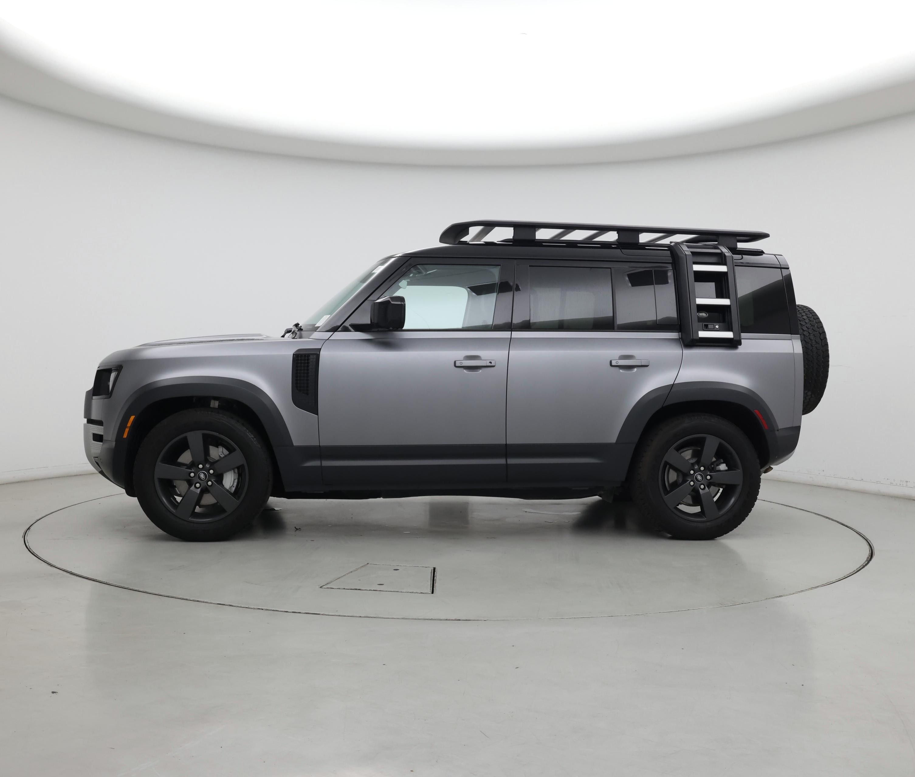 Thumbnail: 2023 Land Rover Defender - 3