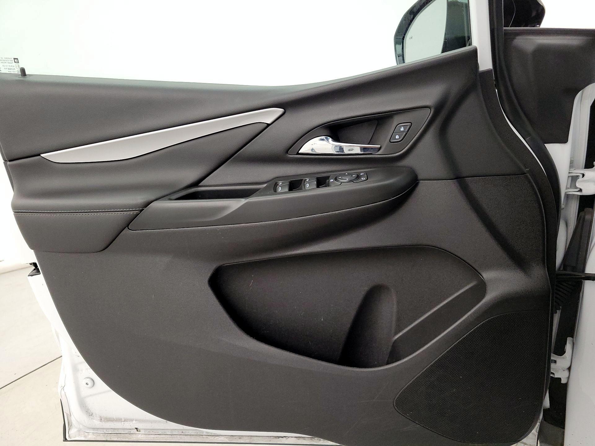 Thumbnail: 2023 Chevrolet Bolt EUV - 12