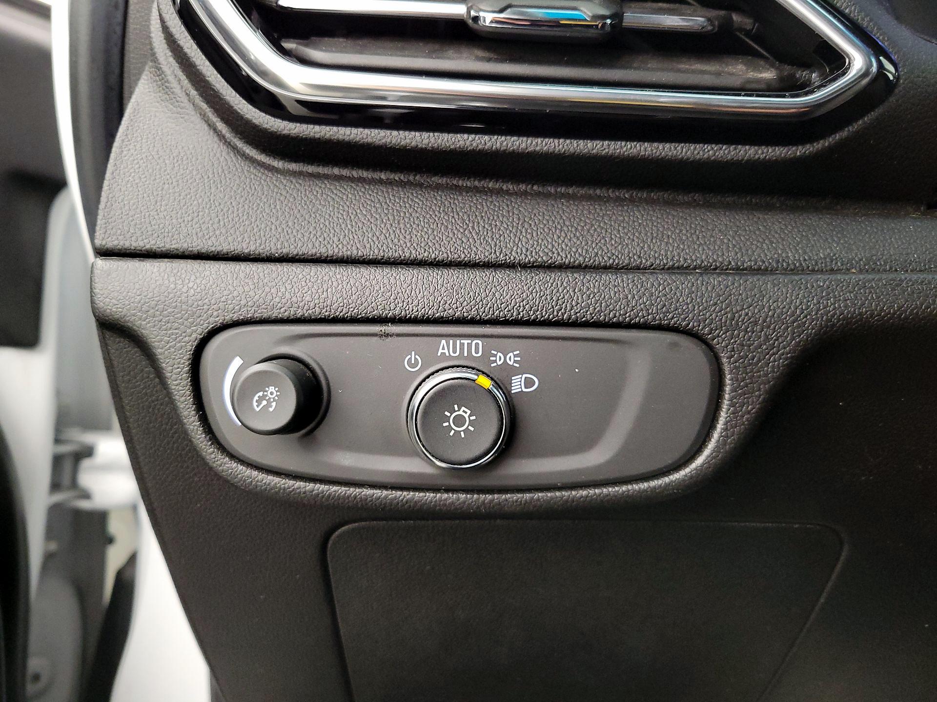 Thumbnail: 2023 Chevrolet Bolt EUV - 13