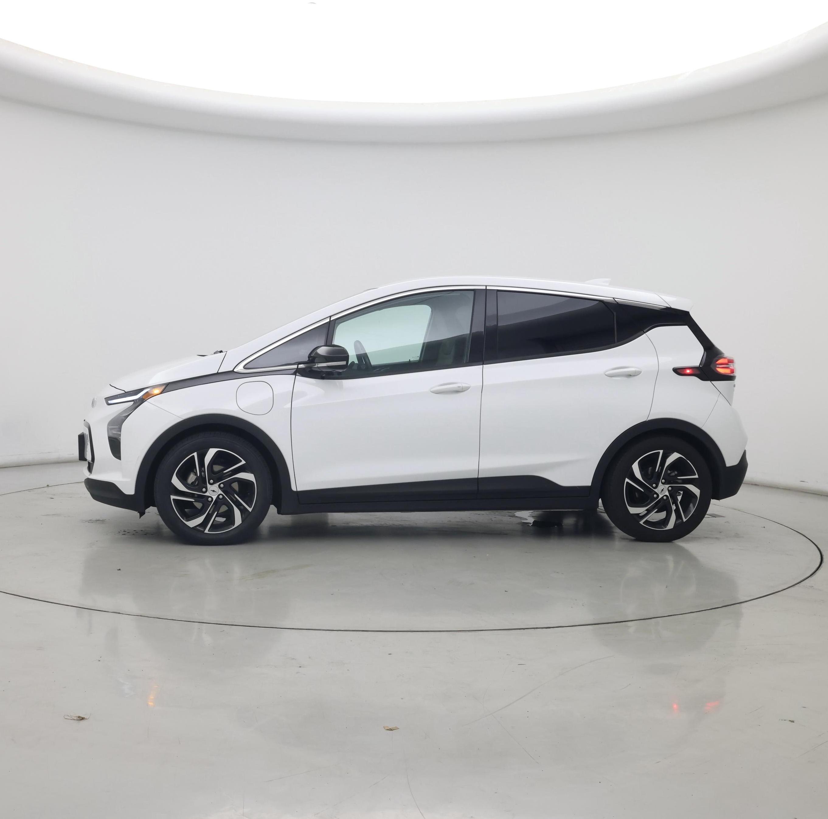 Thumbnail: 2023 Chevrolet Bolt EUV - 3