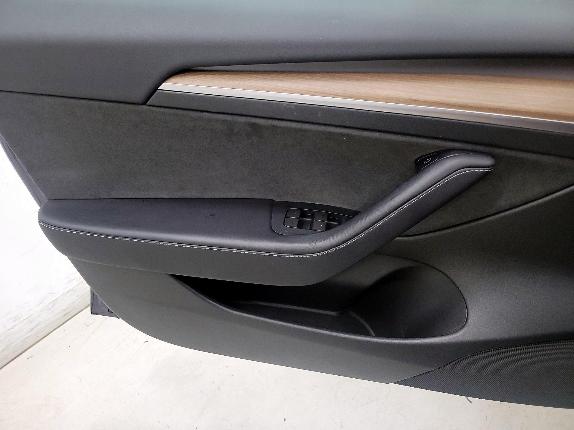 Thumbnail: 2023 Tesla Model 3 - 12