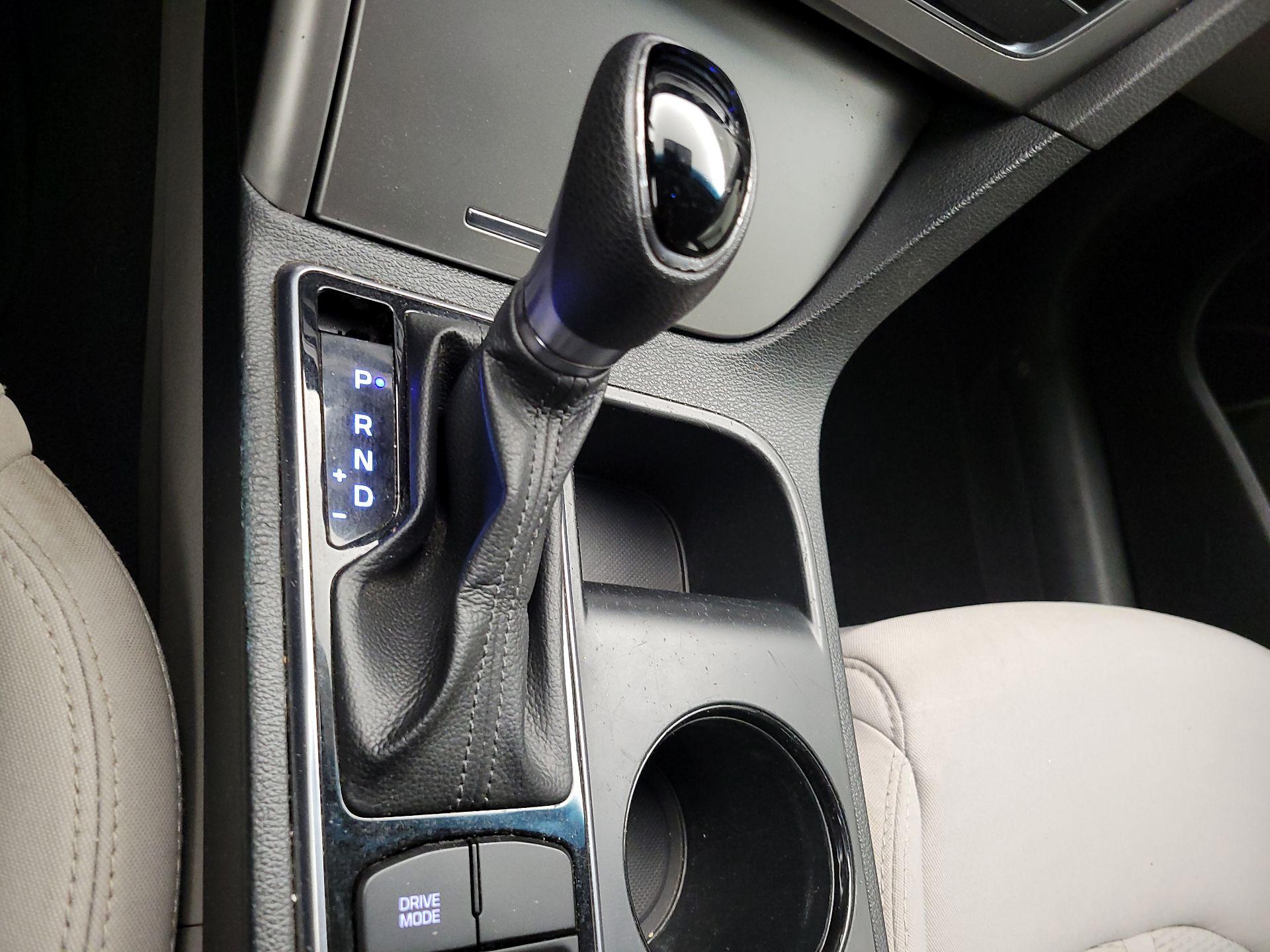 Thumbnail: 2016 Hyundai Sonata - 17