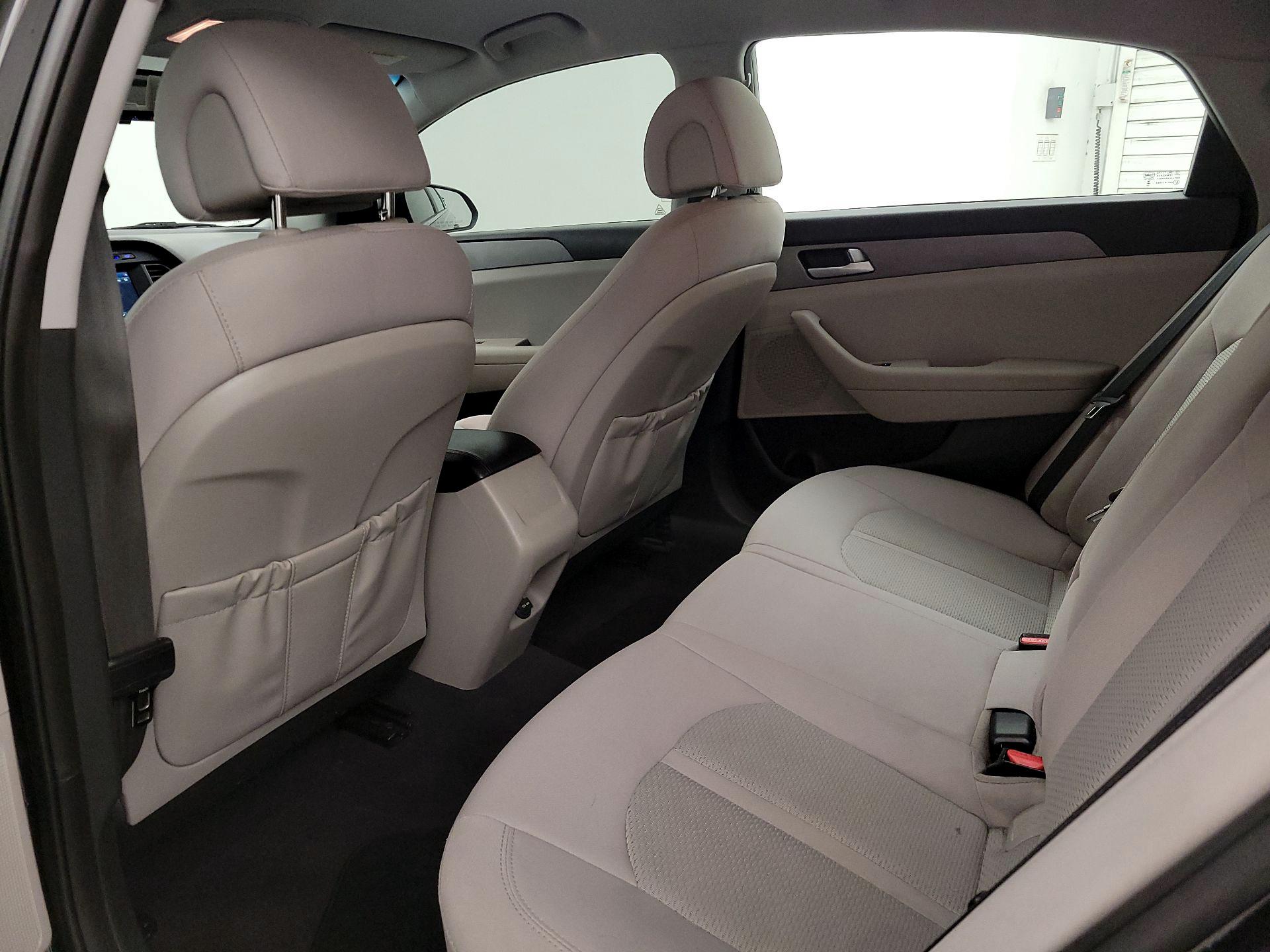 Thumbnail: 2016 Hyundai Sonata - 19