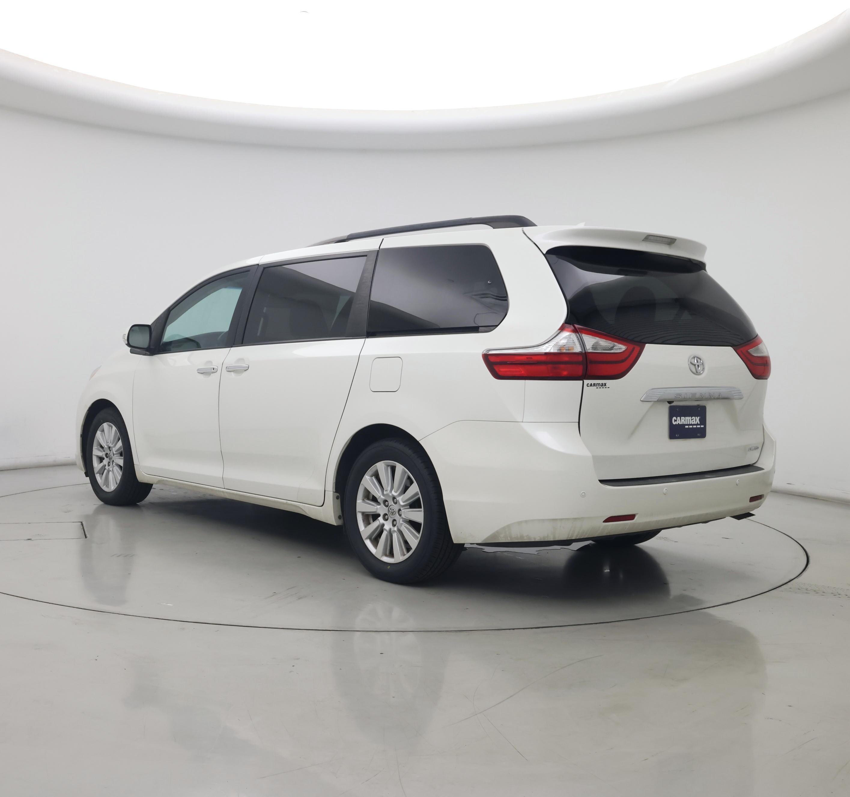 Thumbnail: 2017 Toyota Sienna - 2