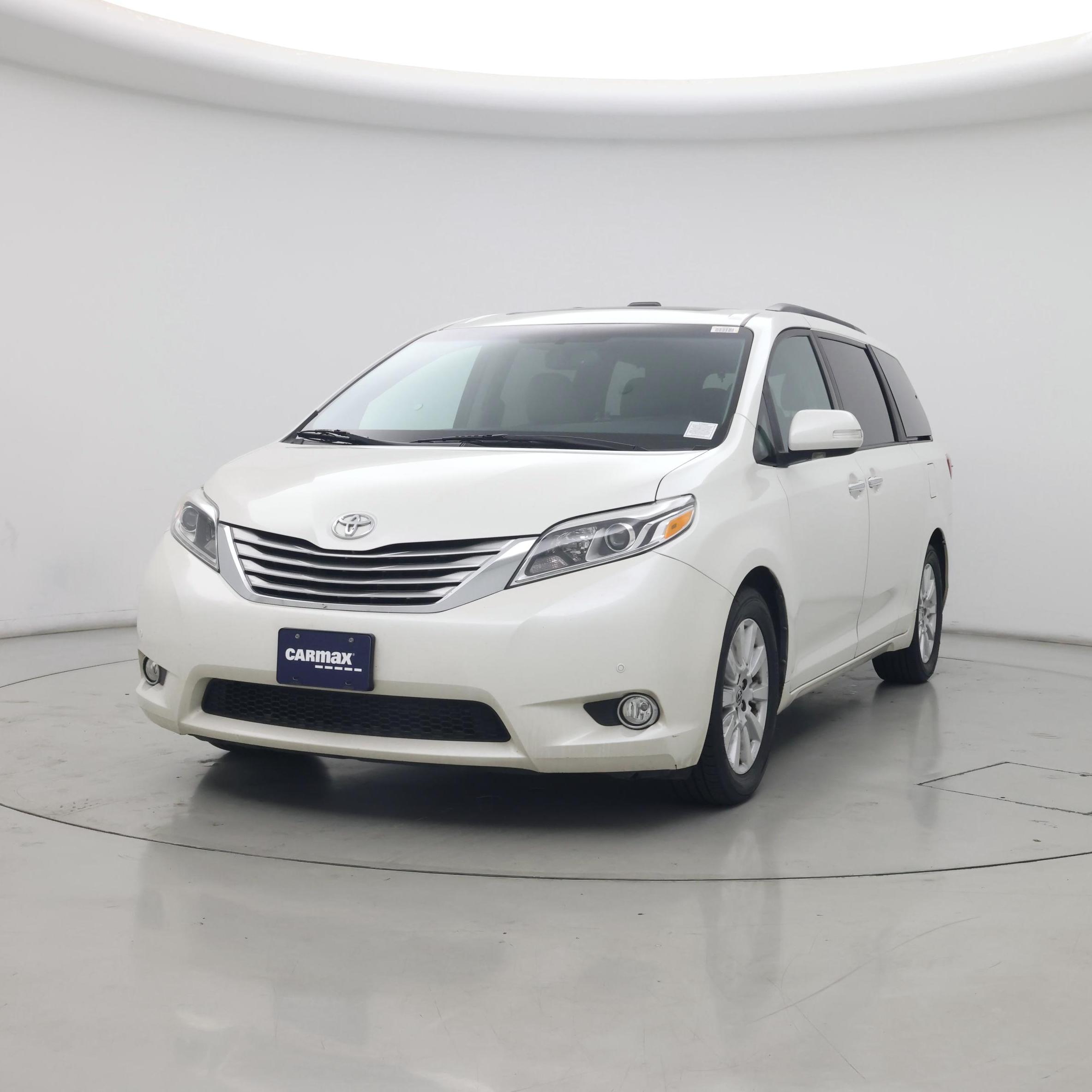 Thumbnail: 2017 Toyota Sienna - 4