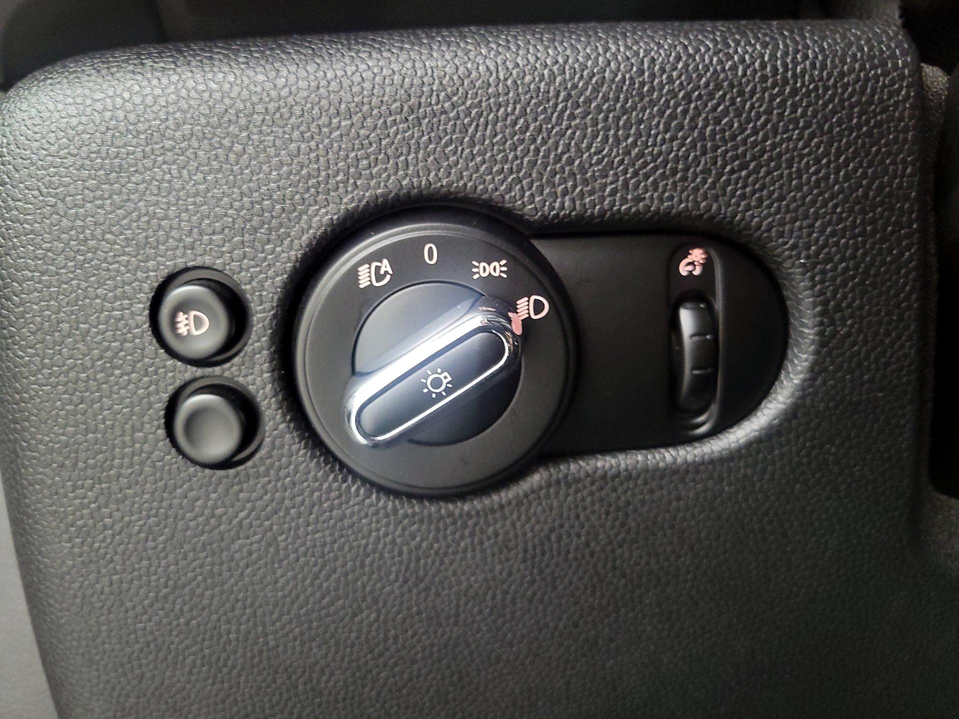 Thumbnail: 2019 MINI Cooper Hardtop - 13