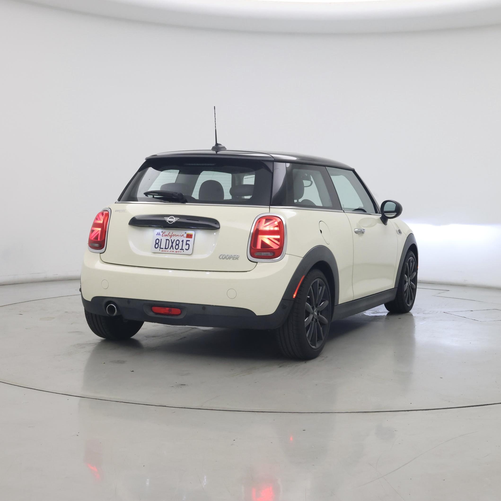 Thumbnail: 2019 MINI Cooper Hardtop - 8
