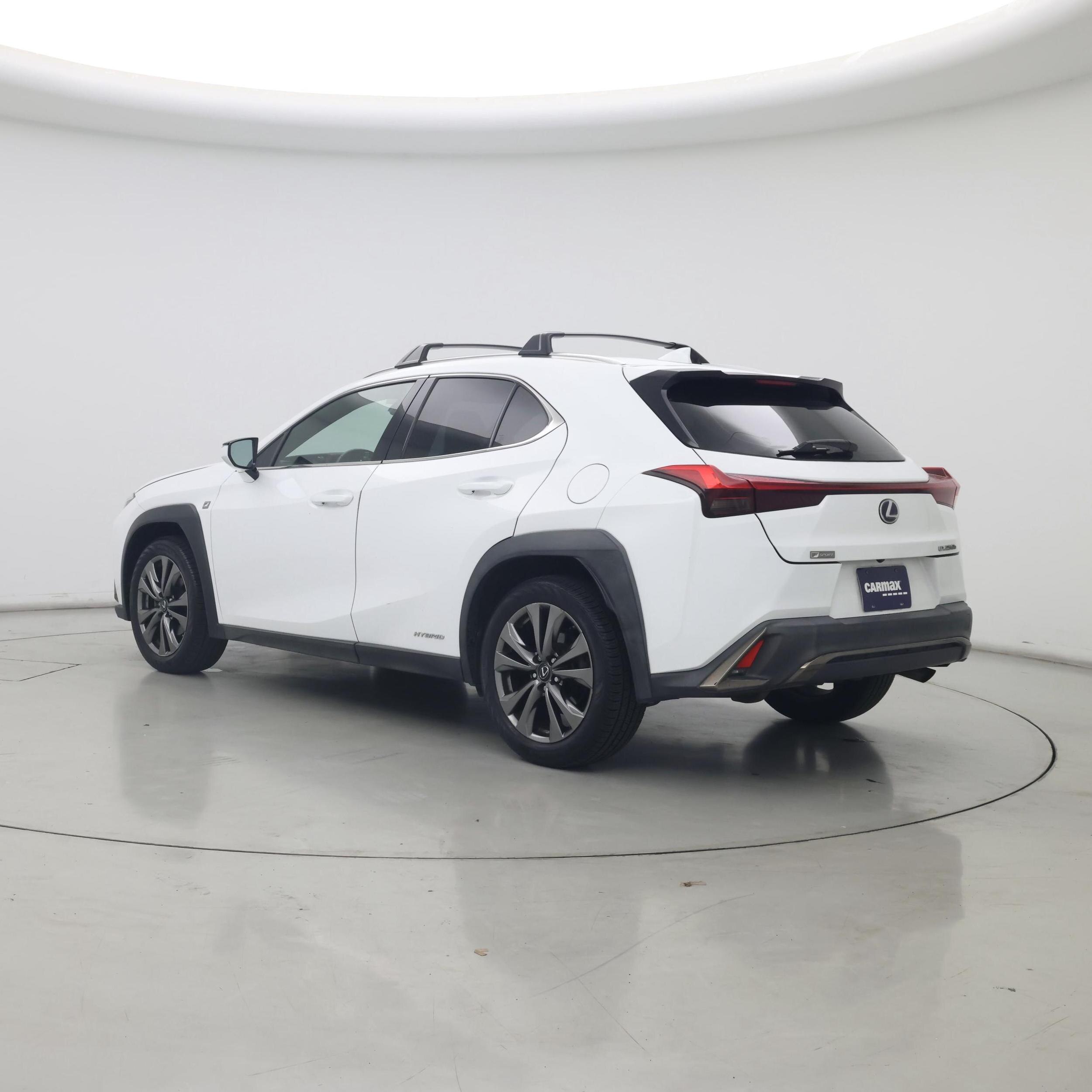 Thumbnail: 2020 Lexus UX - 2